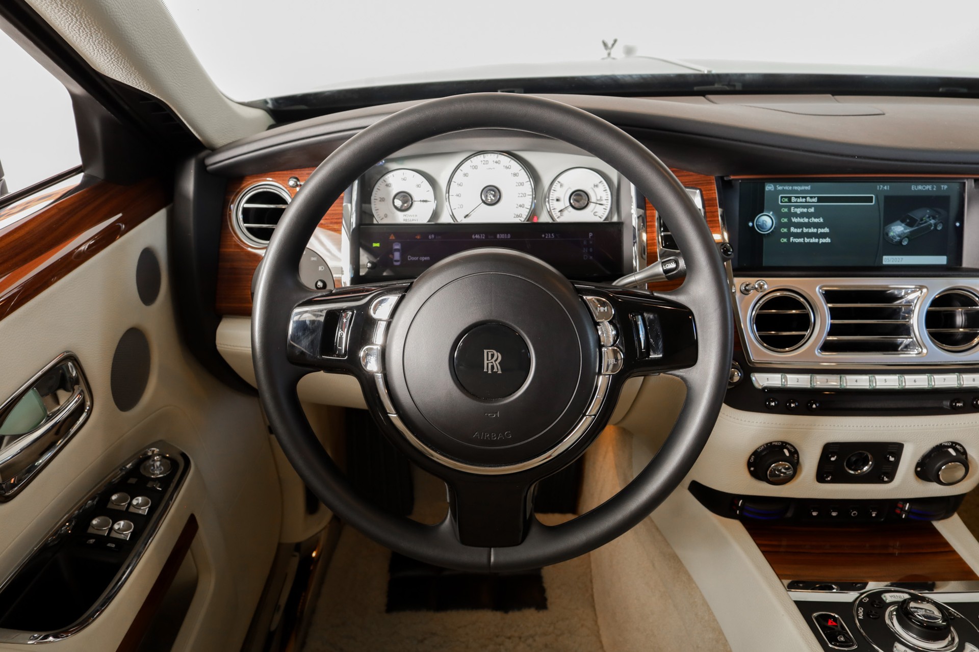 ROLLS-ROYCE Ghost 6.6 V12 EWB Diamond Black-image-16