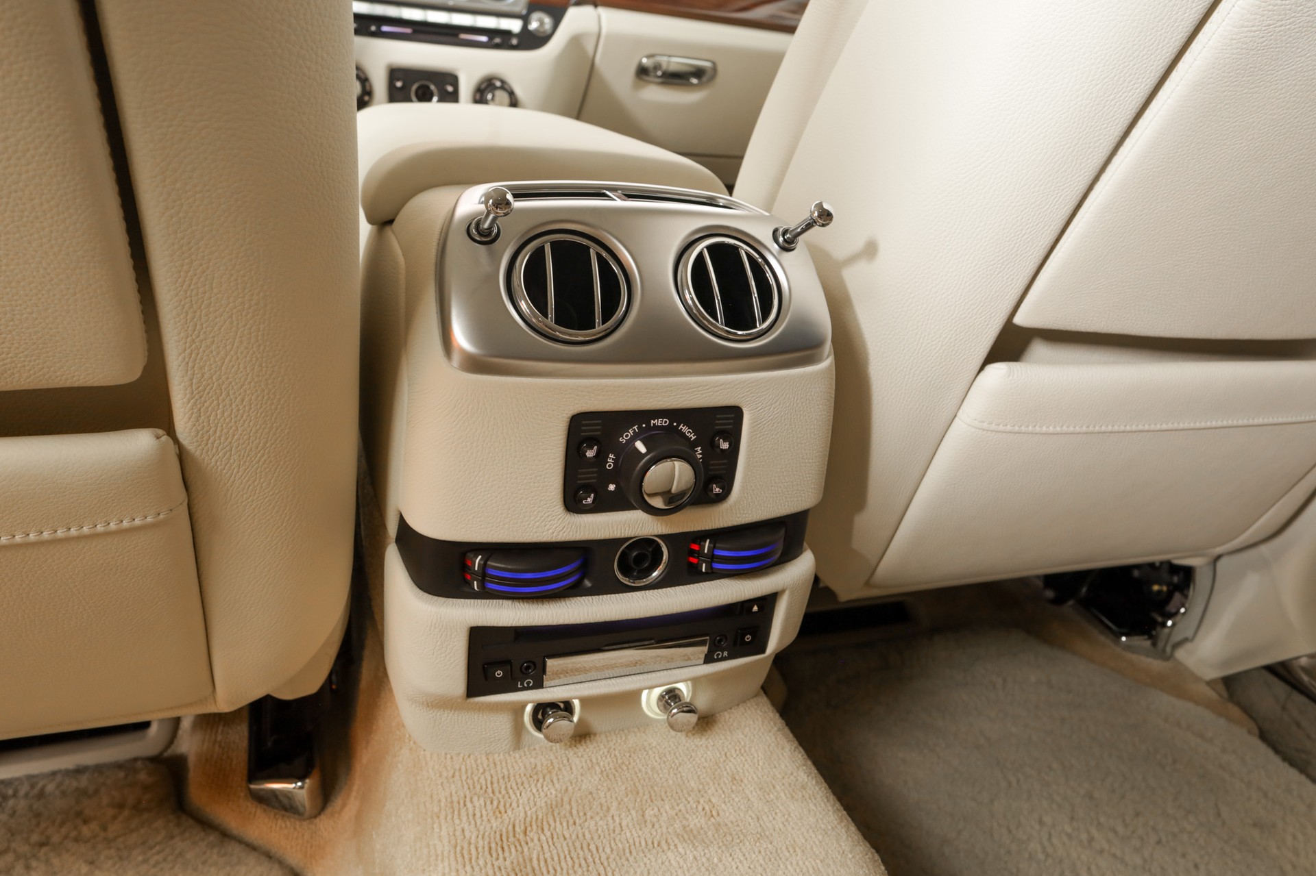 ROLLS-ROYCE Ghost 6.6 V12 EWB Diamond Black-image-19