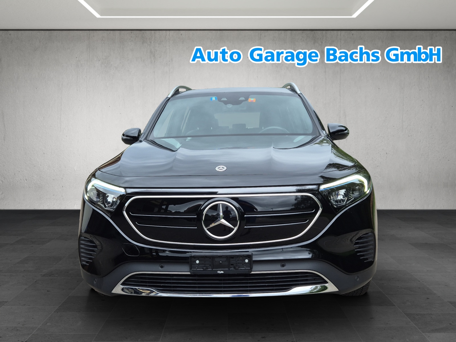 MERCEDES-BENZ EQB 300 4Matic*SOH 99%*-showroom-element-2
