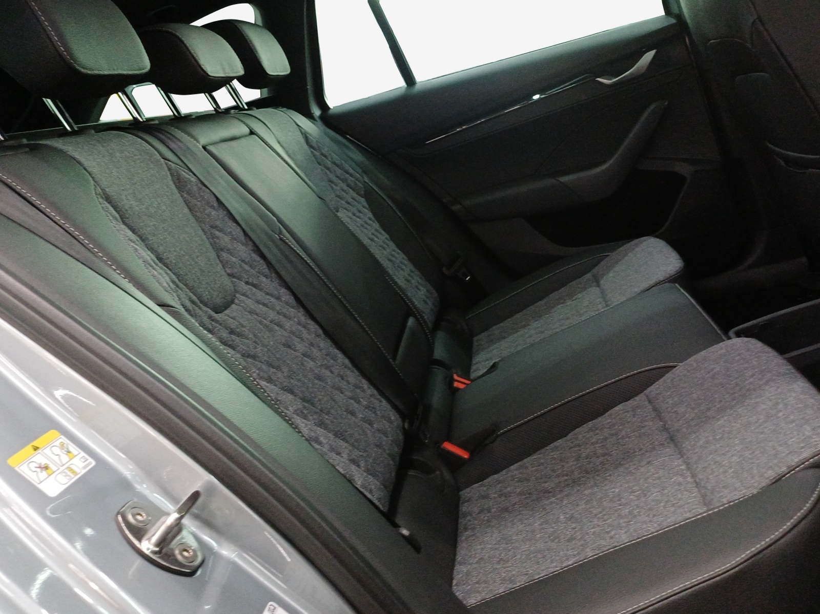 SKODA Octavia Combi 1.5 TSI mHEV DSG Sport Line-image-14