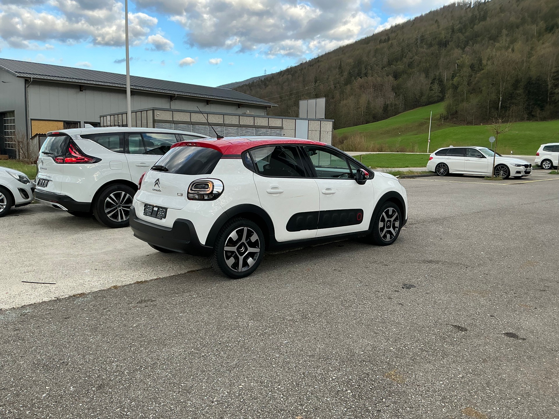 CITROEN C3 1.2i PureTech Shine-image-4