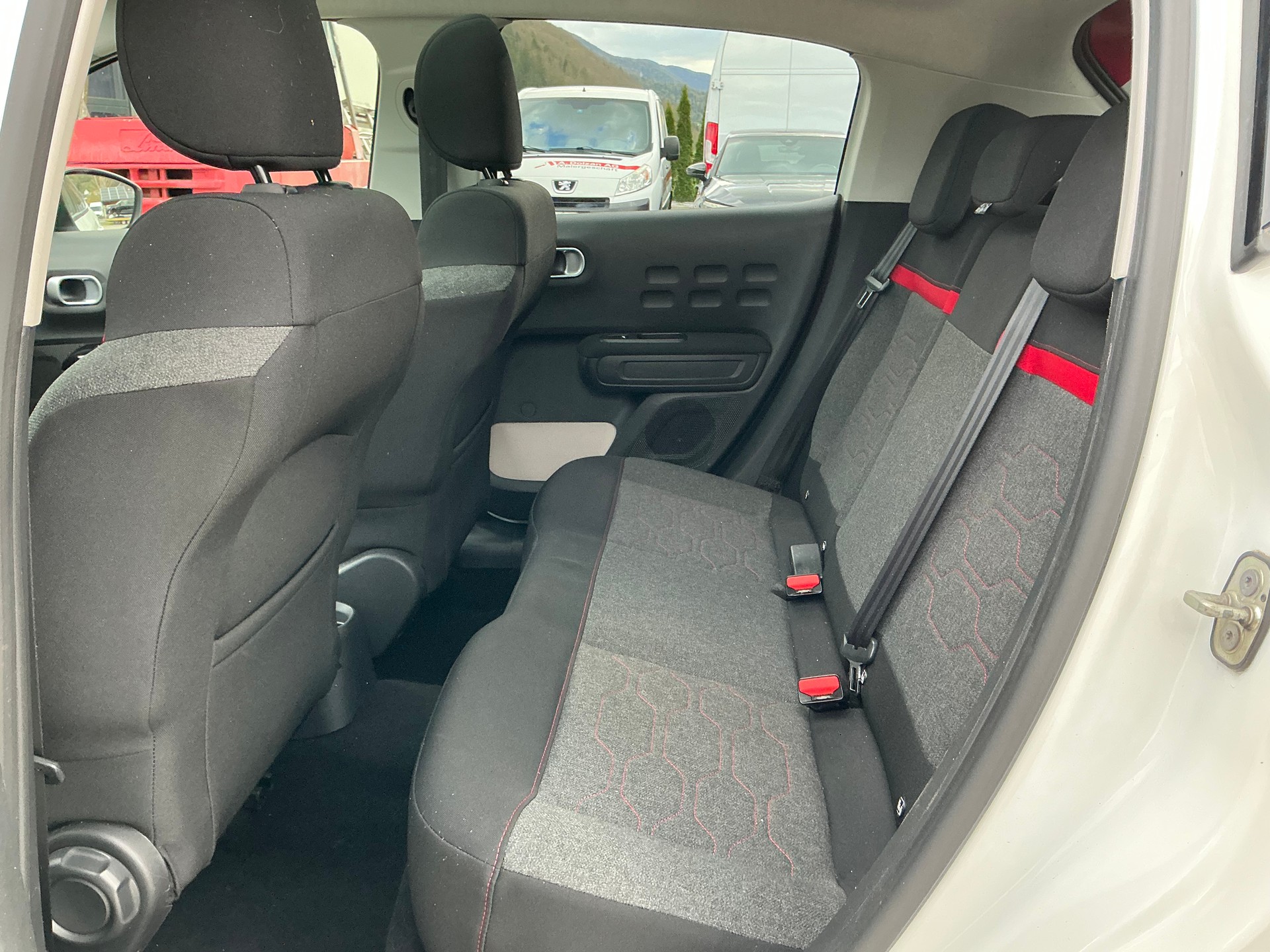 CITROEN C3 1.2i PureTech Shine-image-8