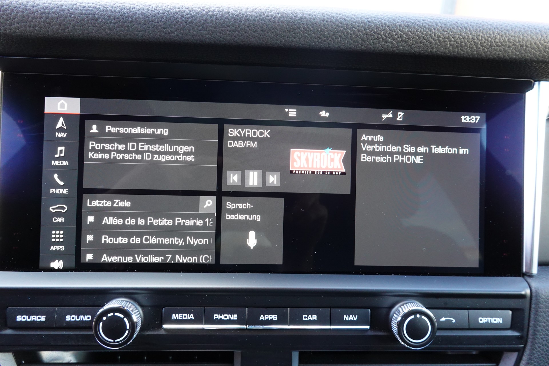 PORSCHE Macan PDK "* CH Auto * Sièges Chauffants * Tempomat Adaptatif * Caméra + Capteurs * Phares LED *"-image-19