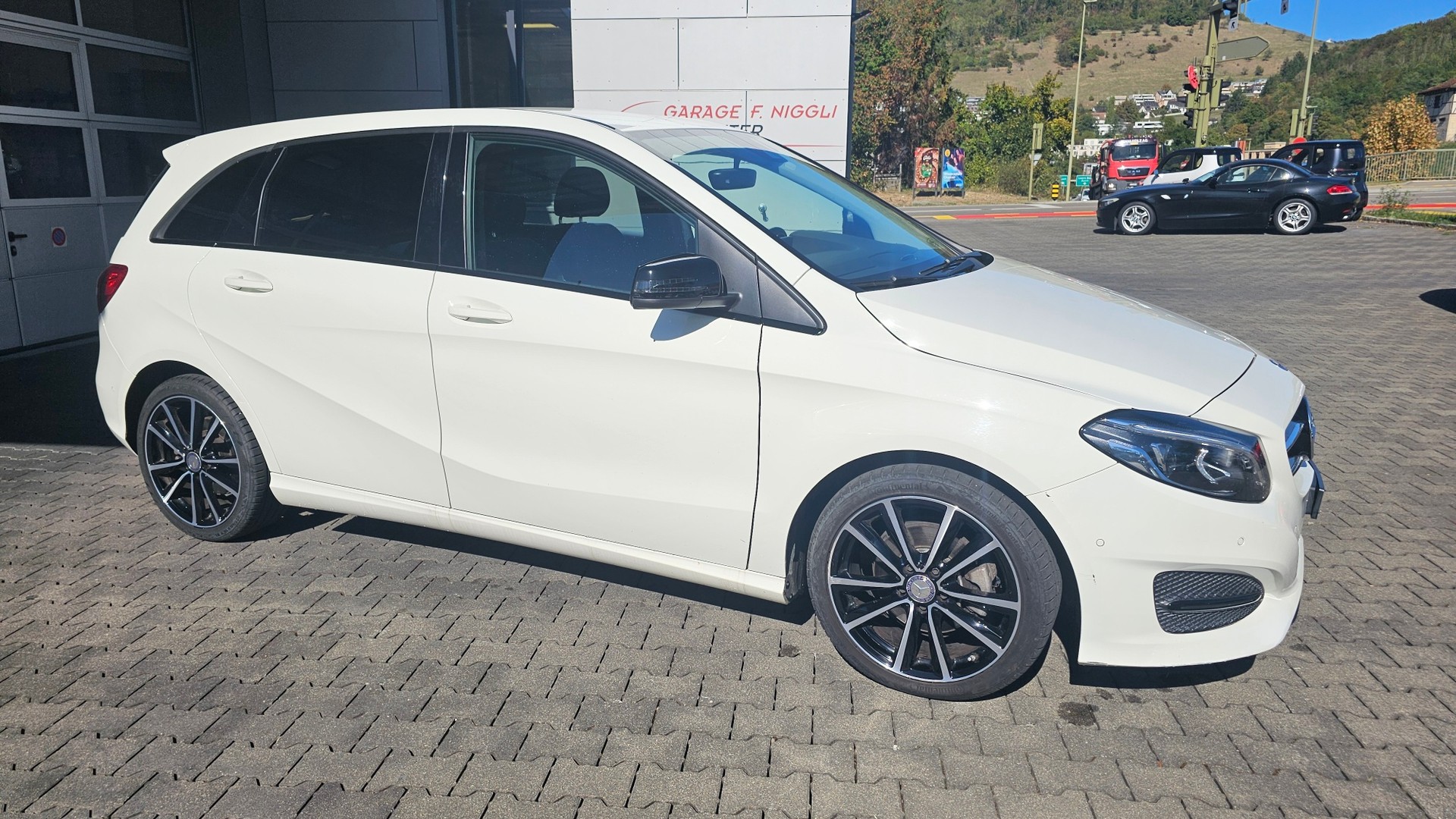 MERCEDES-BENZ B 220 CDI 4Matic 7G-DCT-showroom-element-2