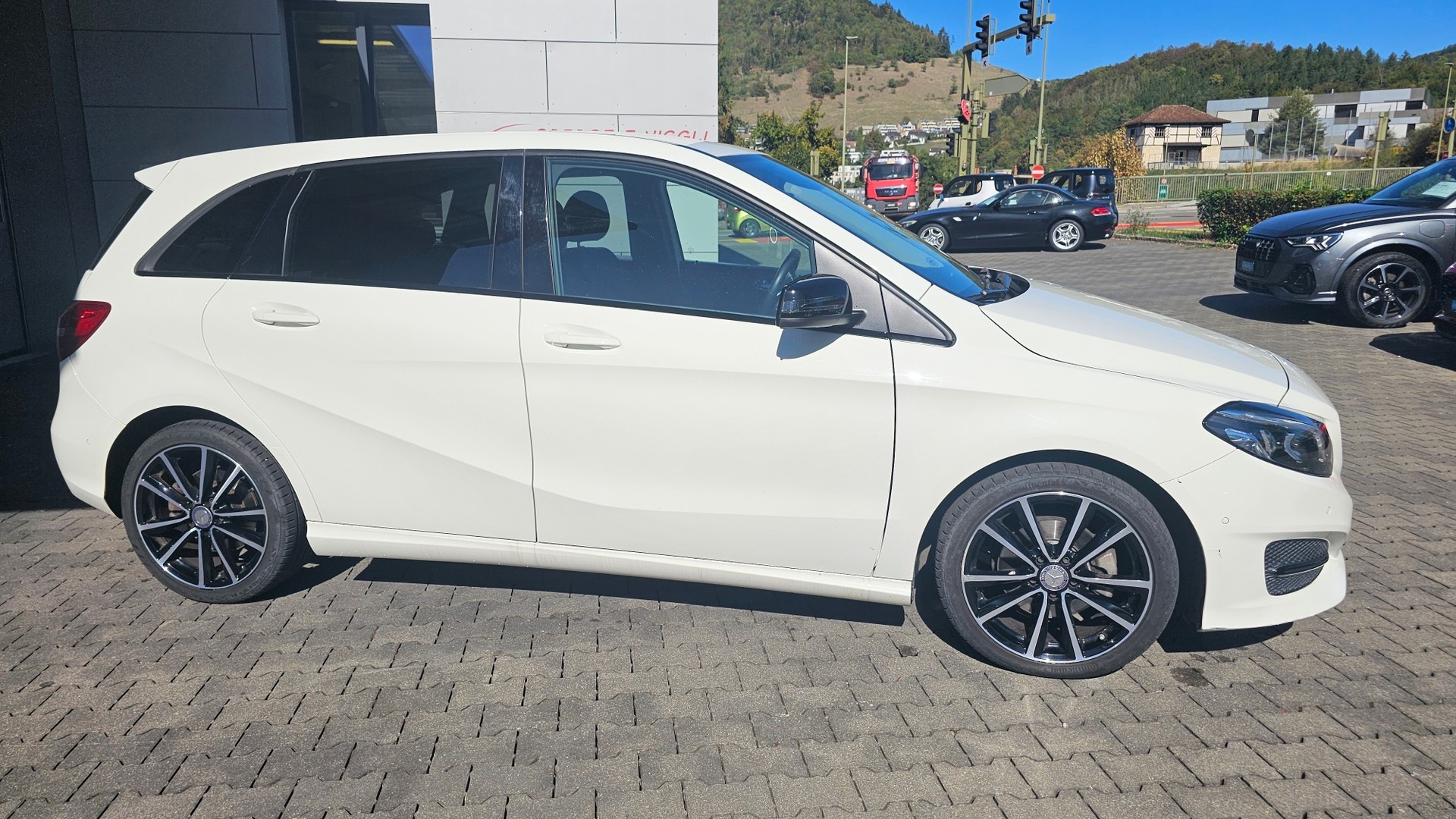MERCEDES-BENZ B 220 CDI 4Matic 7G-DCT-showroom-element-3