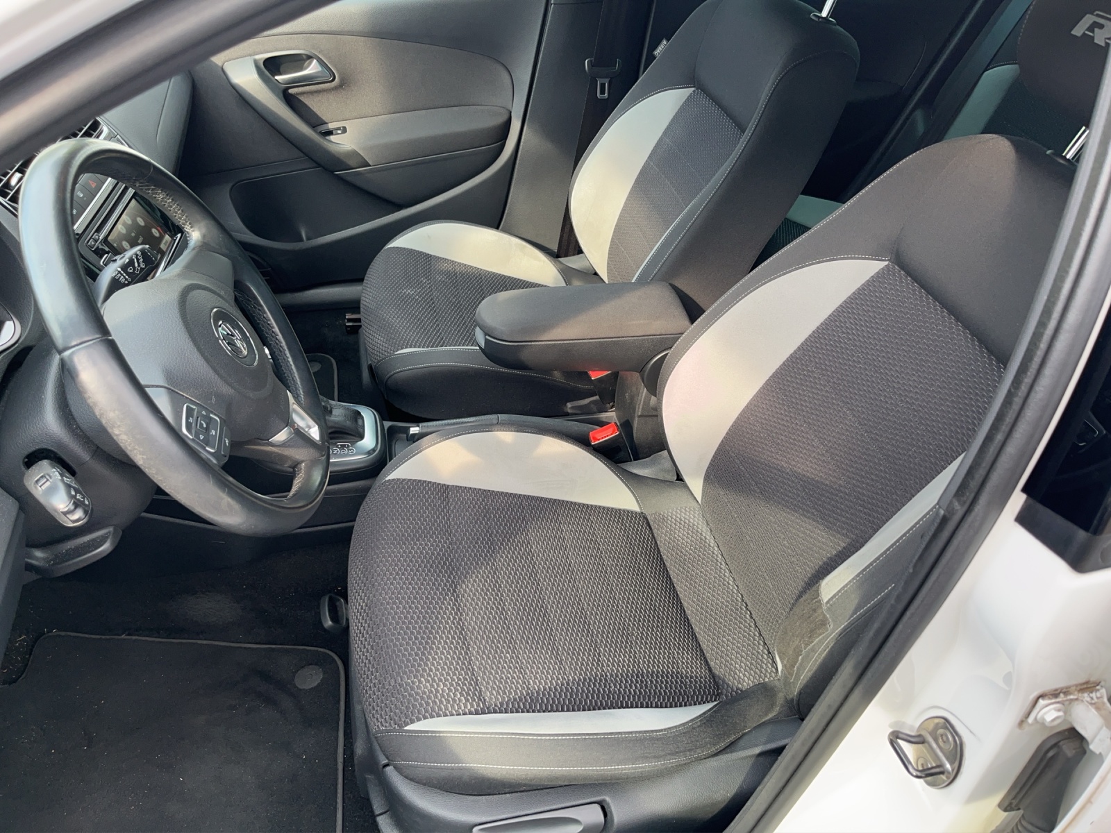 VW Polo 1.2 TSI R-Line Design DSG-image-8