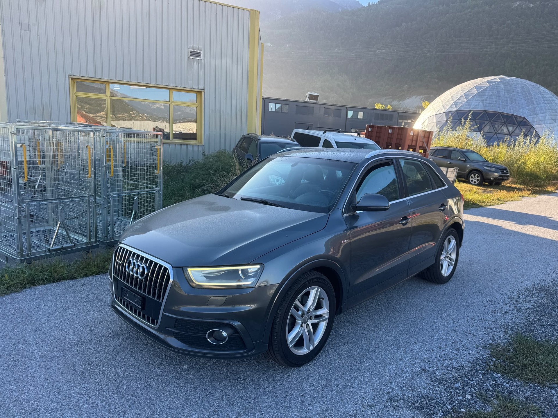AUDI Q3 2.0 TDI quattro S-tronic-image-1