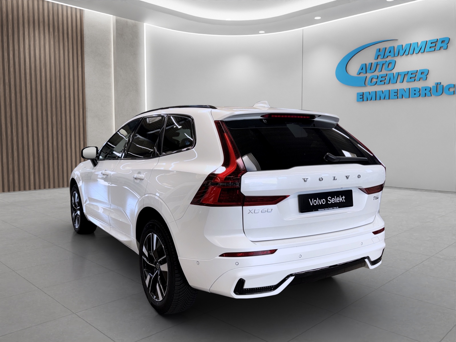 VOLVO XC60 2.0 T6 TE Plus Dark eAWD-image-2