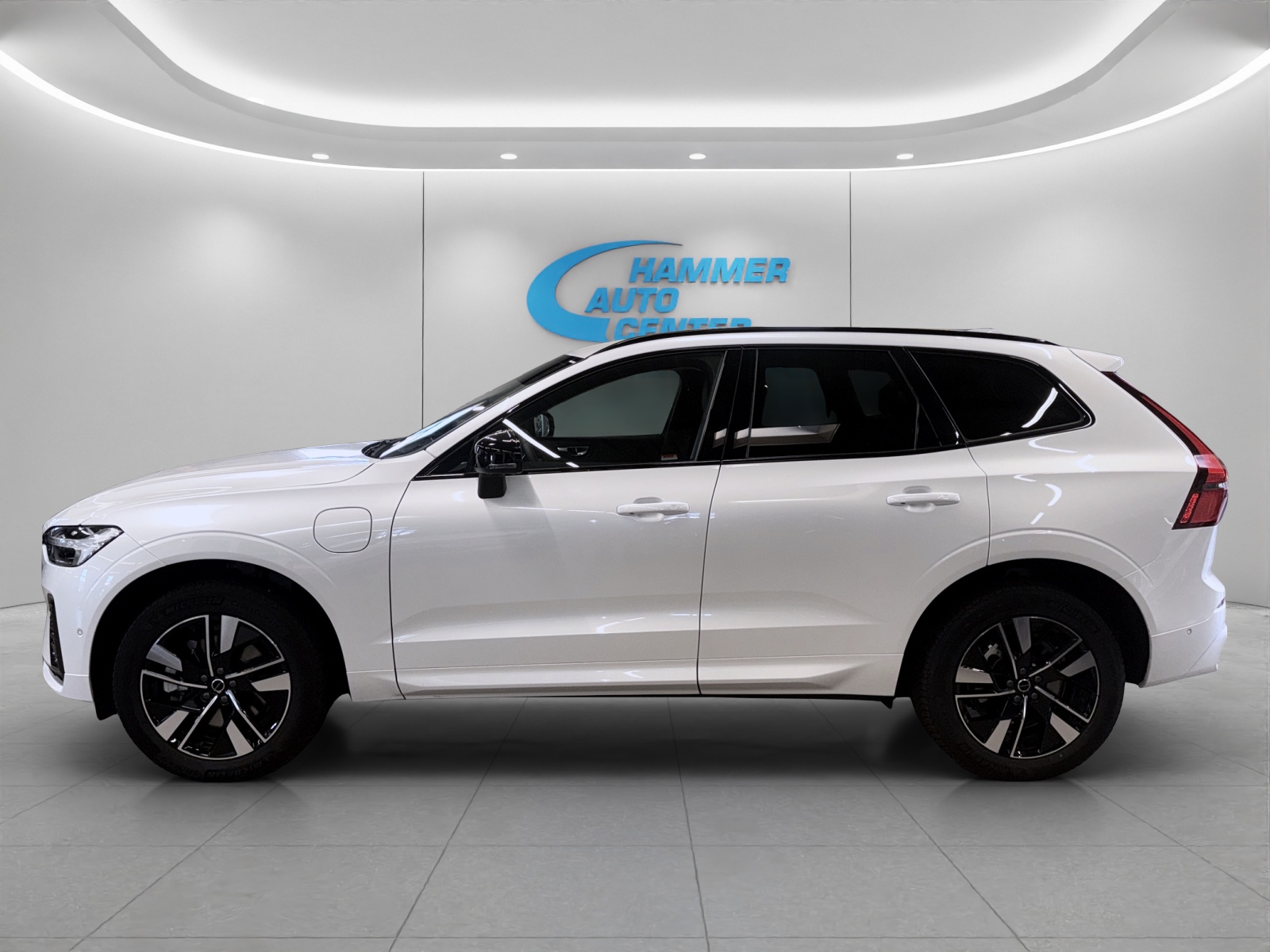 VOLVO XC60 2.0 T6 TE Plus Dark eAWD-image-1