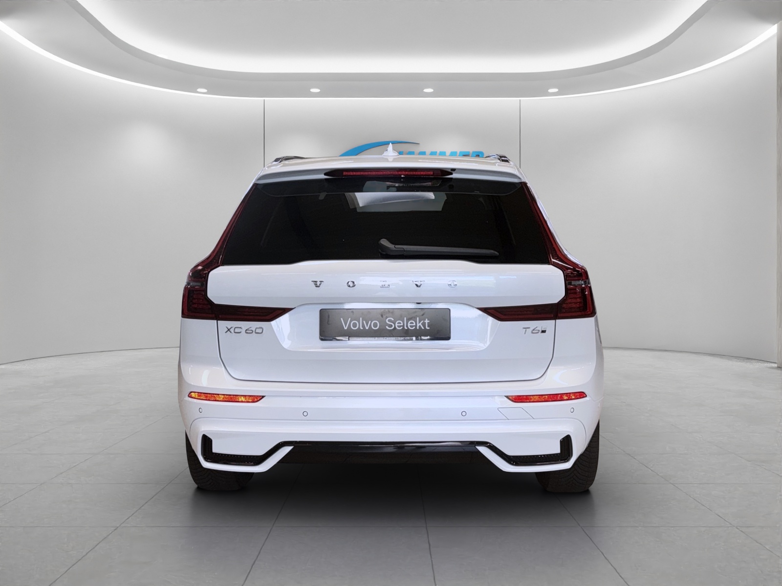 VOLVO XC60 2.0 T6 TE Plus Dark eAWD-image-4