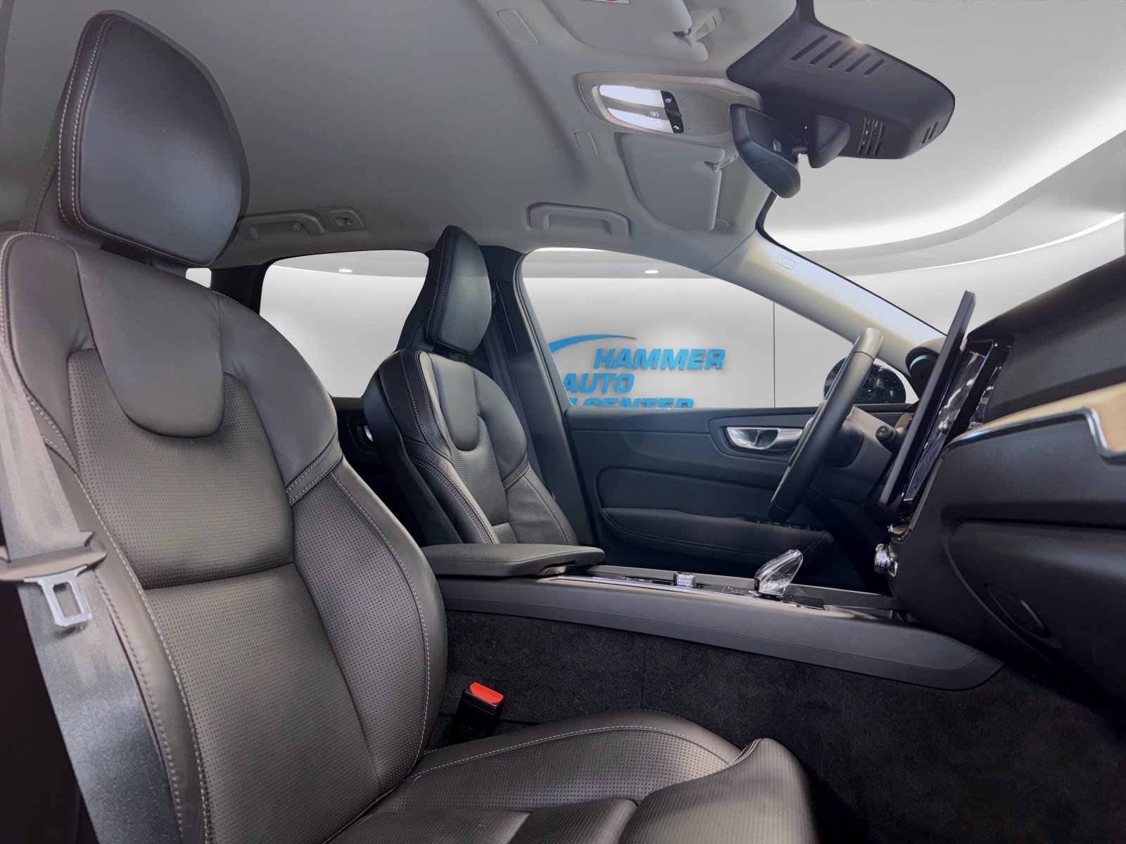 VOLVO XC60 2.0 T6 TE Plus Dark eAWD-image-12