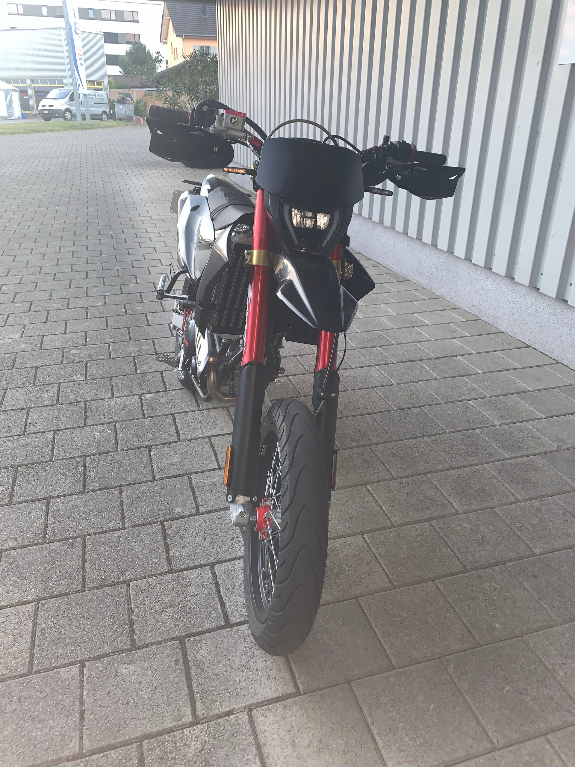 FANTIC XMF 125 Motard Competition-image-2