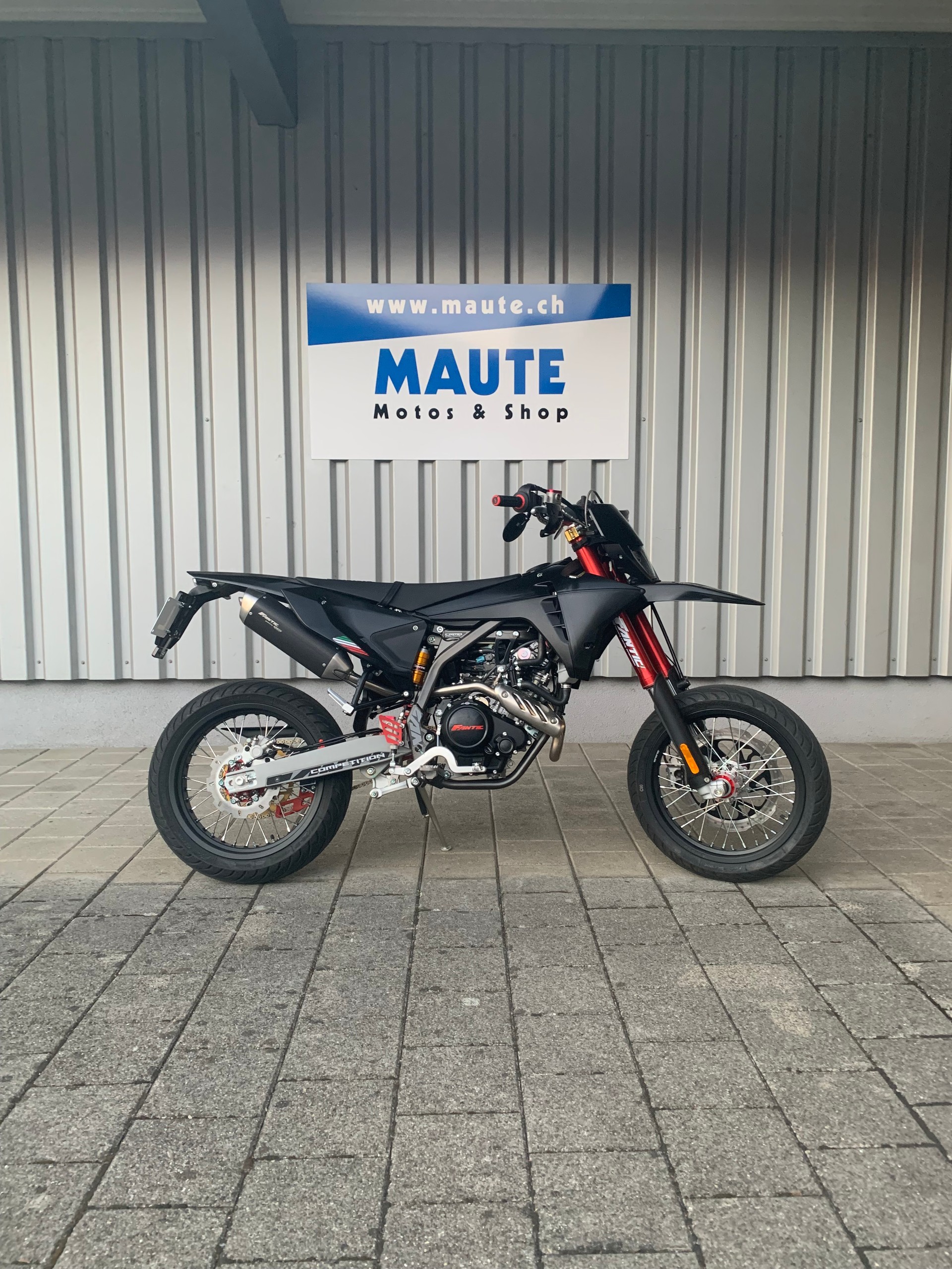 FANTIC XMF 125 Motard Competition-image-0