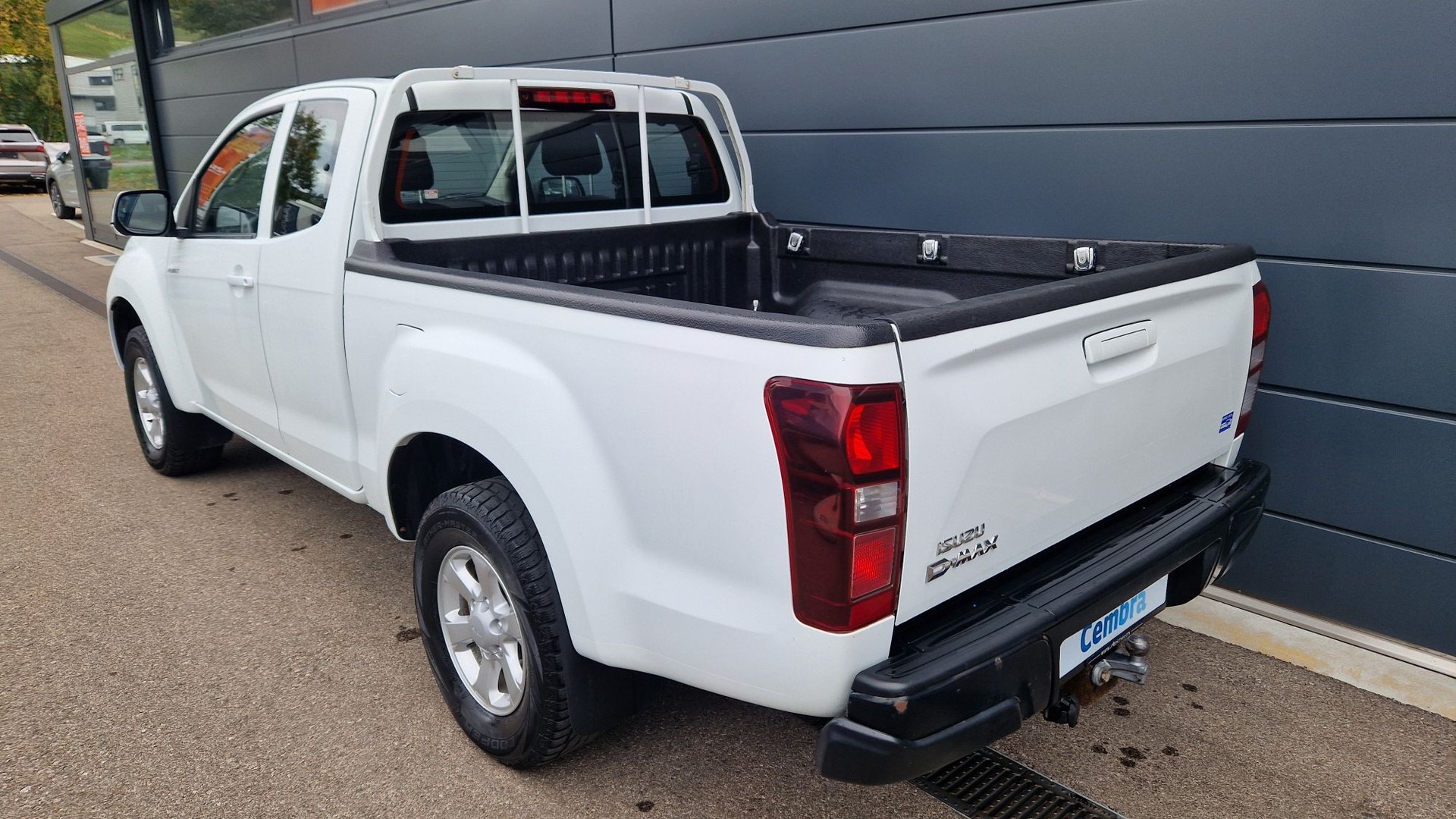 ISUZU D-MAX 1.9 Space Planet 4x4-image-5