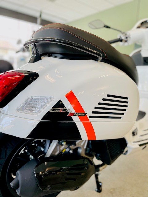 PIAGGIO Vespa GTS 125 Super Sport ABS-image-6