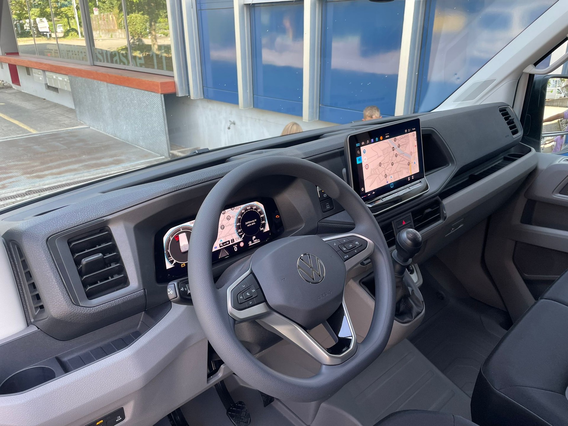 VW Crafter 35 2.0 TDI L3 HD-image-9