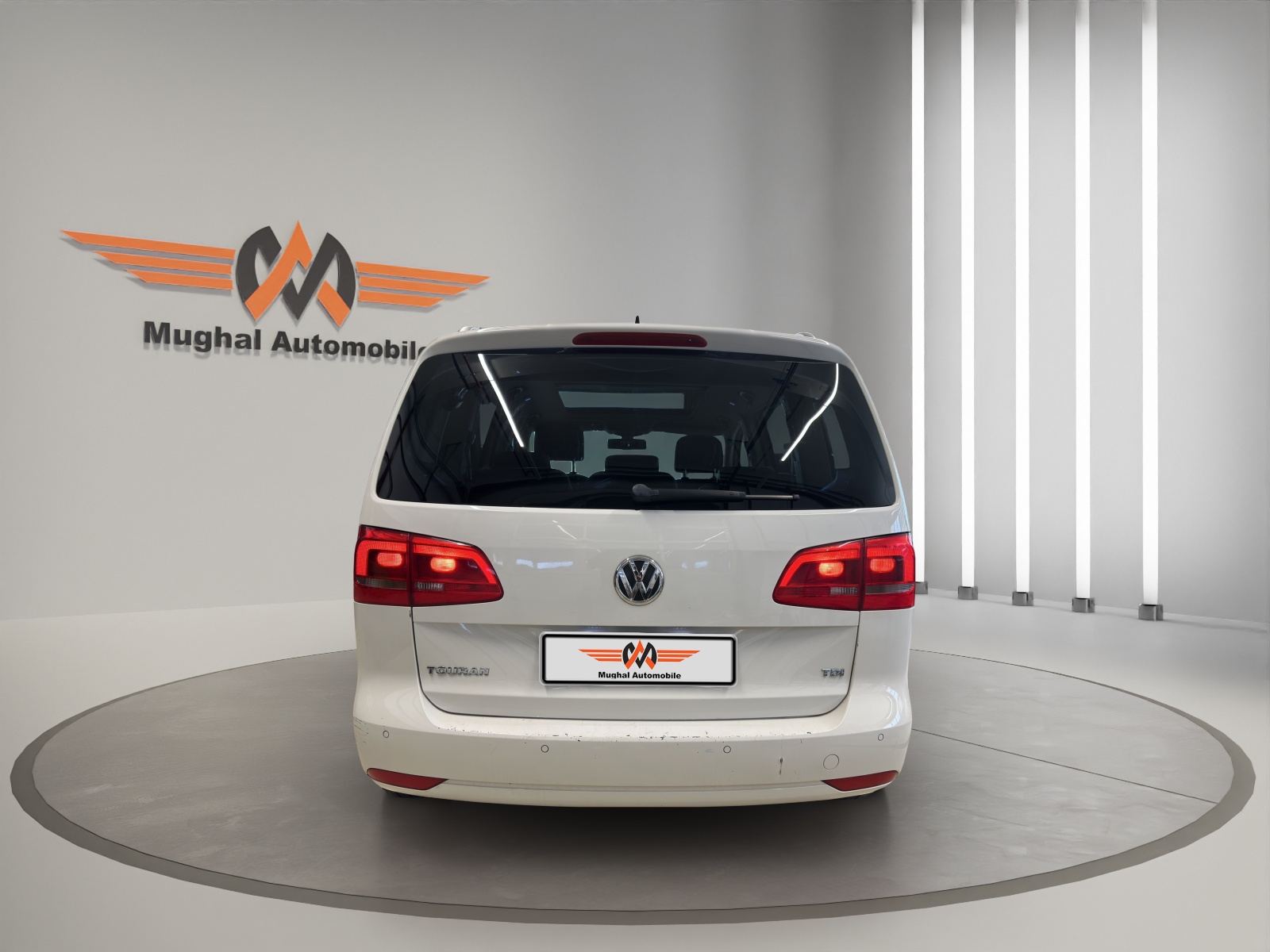 VW Touran 1.6 TDI Highline DSG-image-4