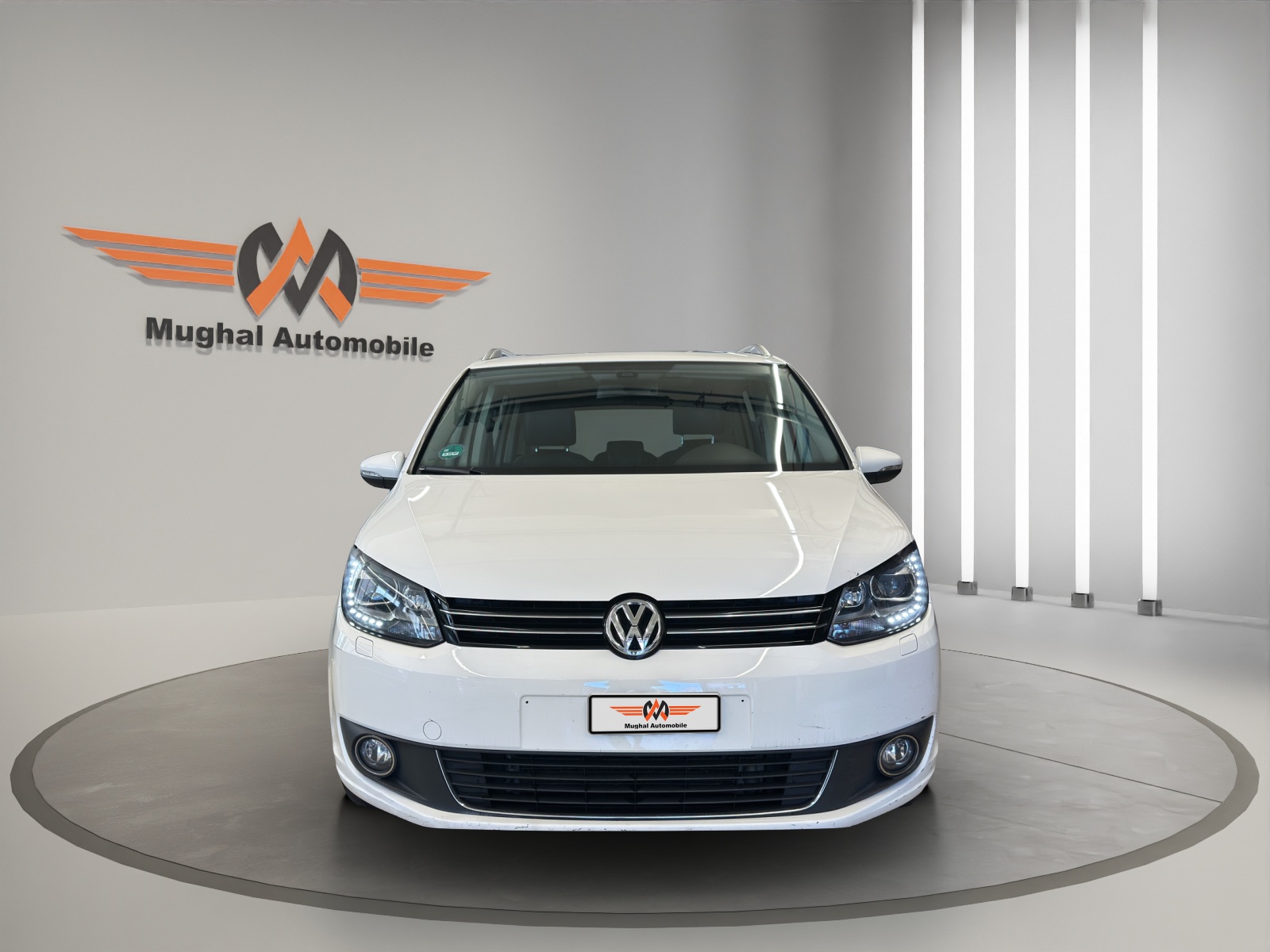 VW Touran 1.6 TDI Highline DSG-image-1