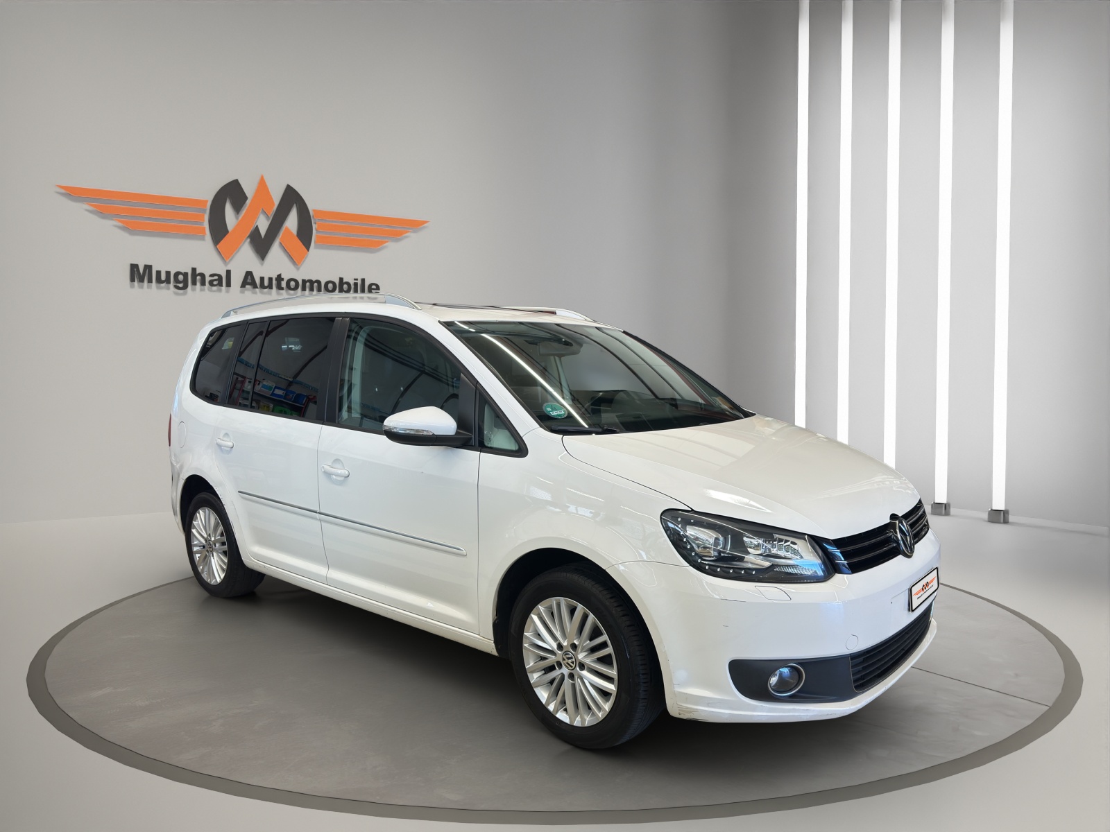 VW Touran 1.6 TDI Highline DSG-image-2