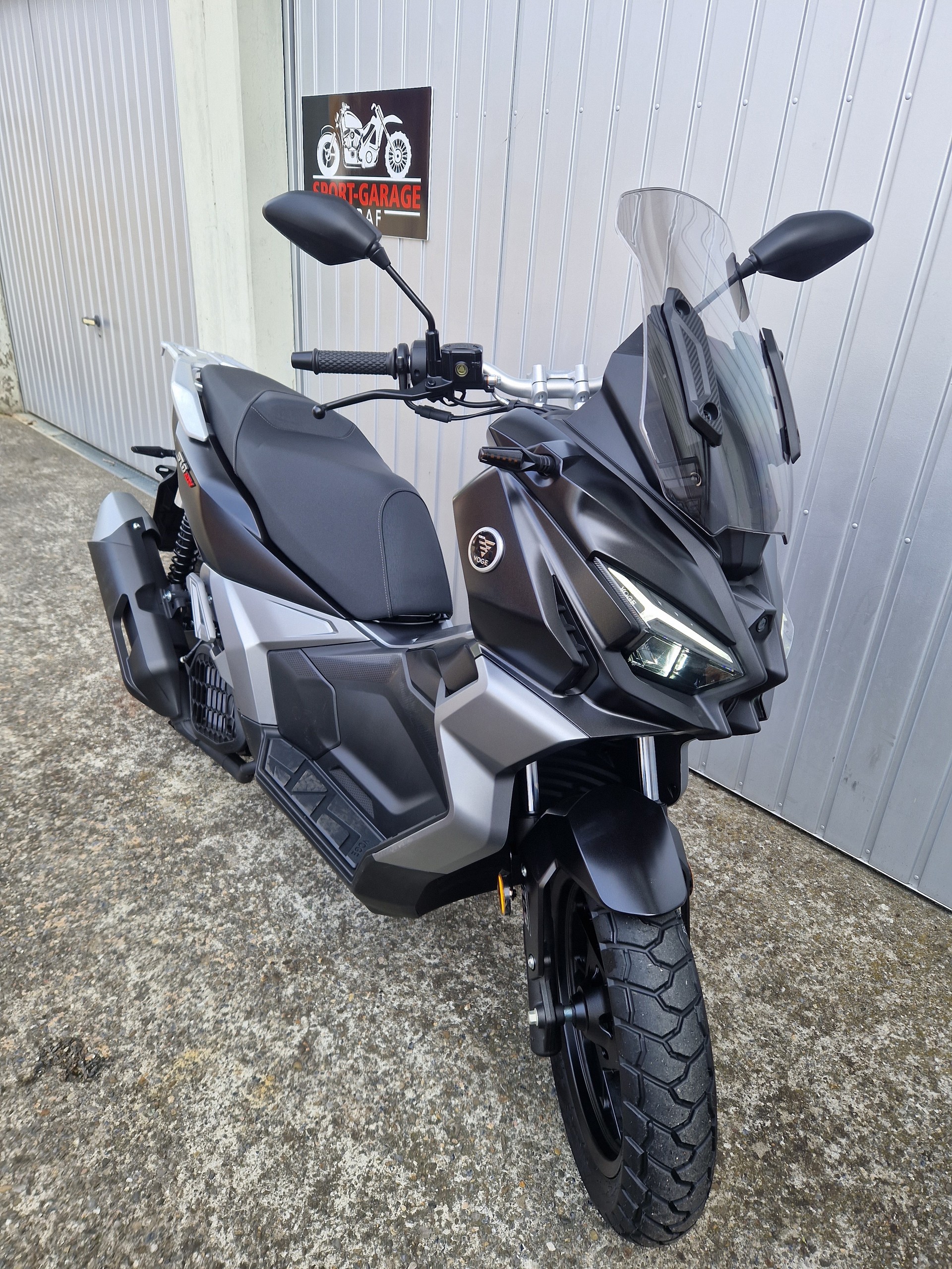 VOGE SR1 ADV Black-image-1