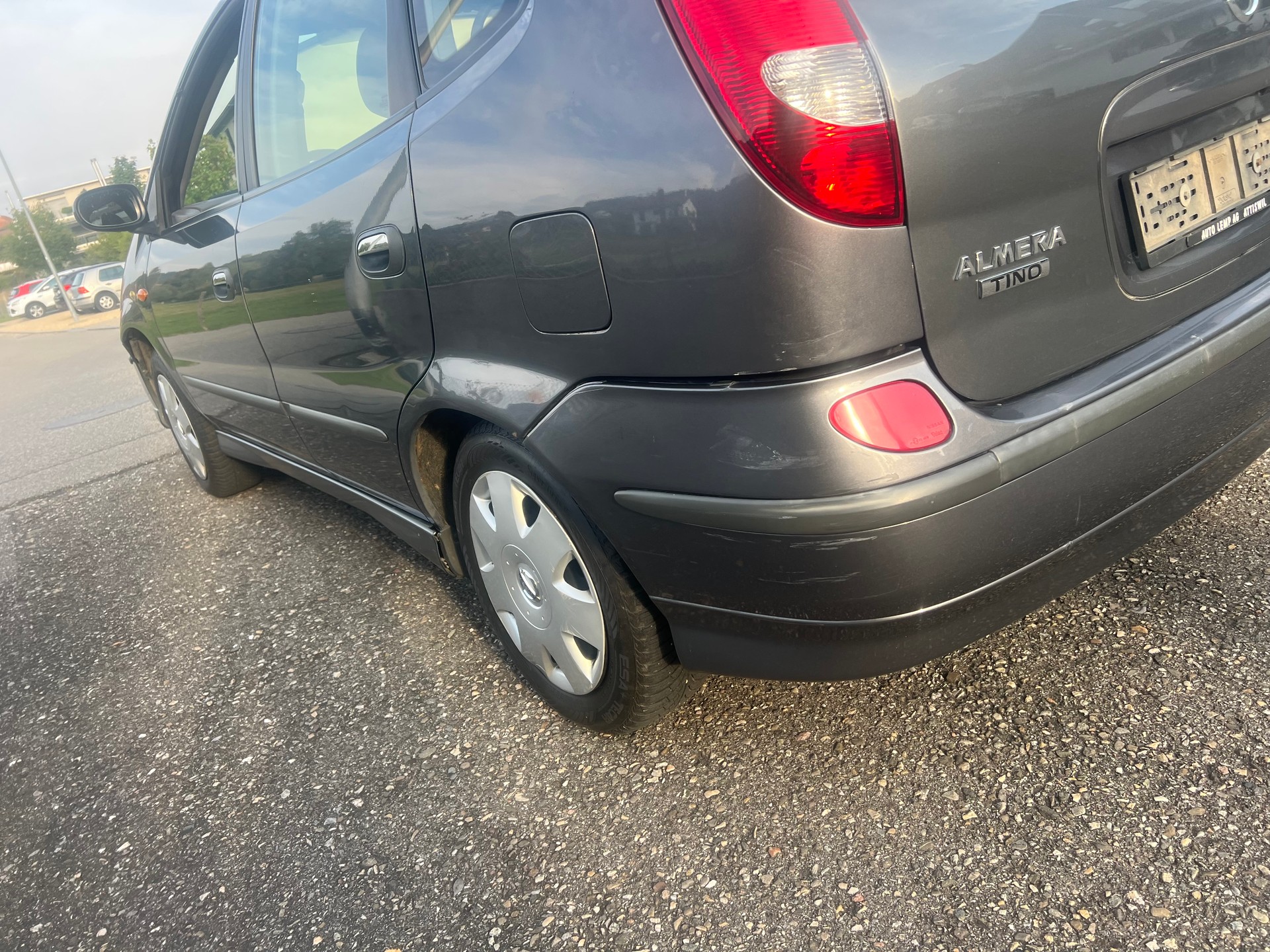 NISSAN Almera Tino 1.8 16V acenta-image-9