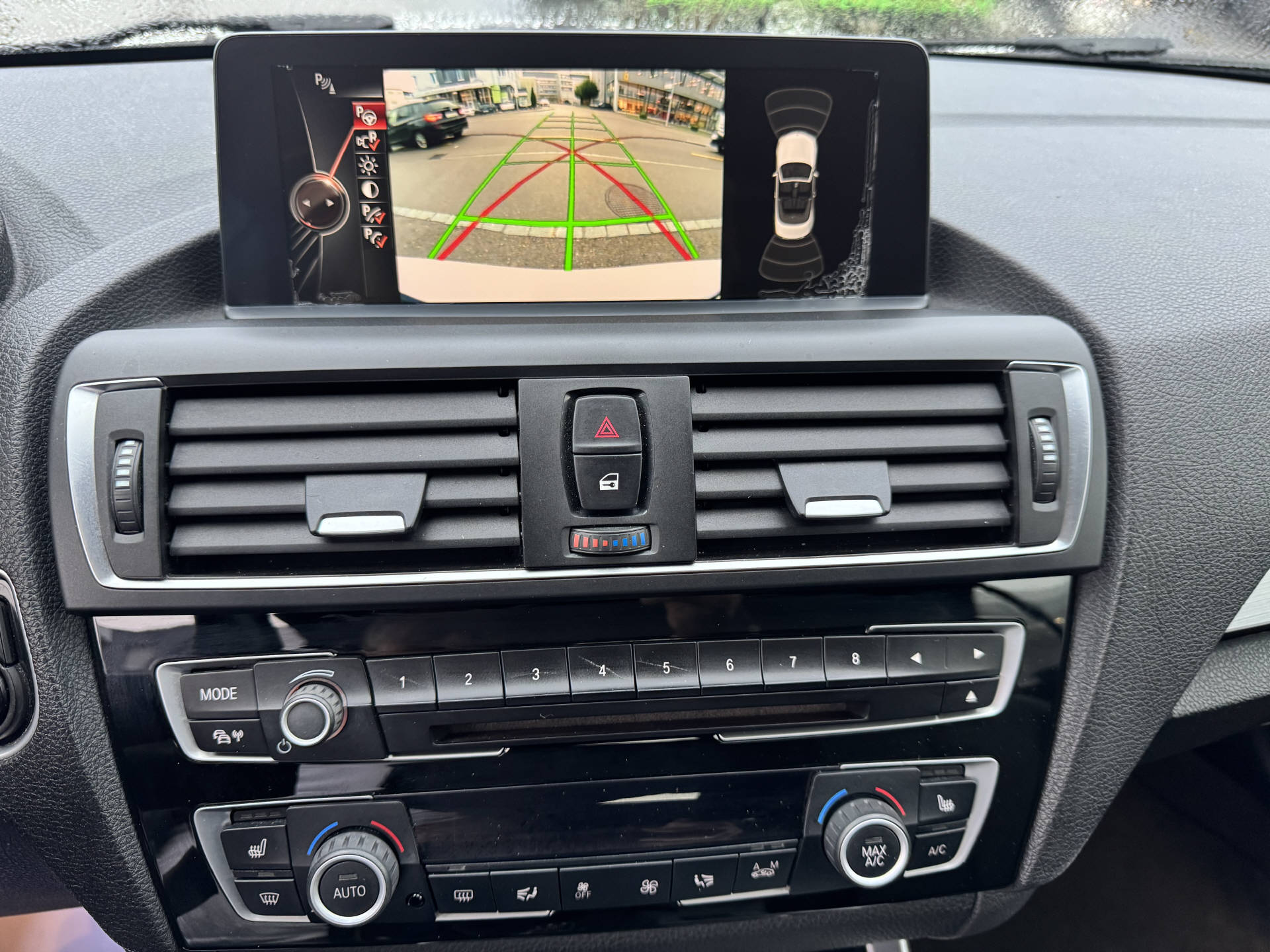 BMW 220i Cabrio M-Sport-image-11