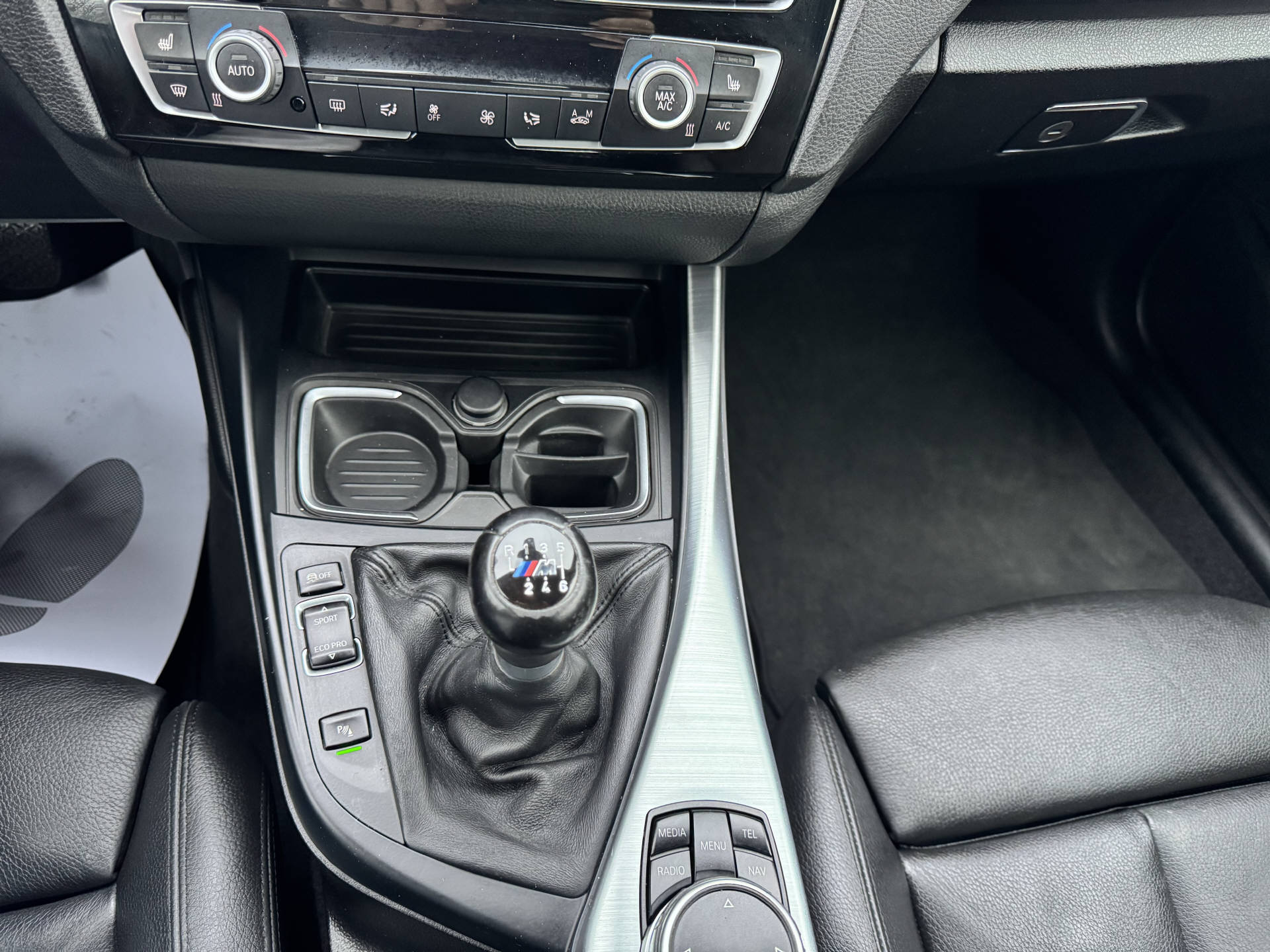 BMW 220i Cabrio M-Sport-image-10