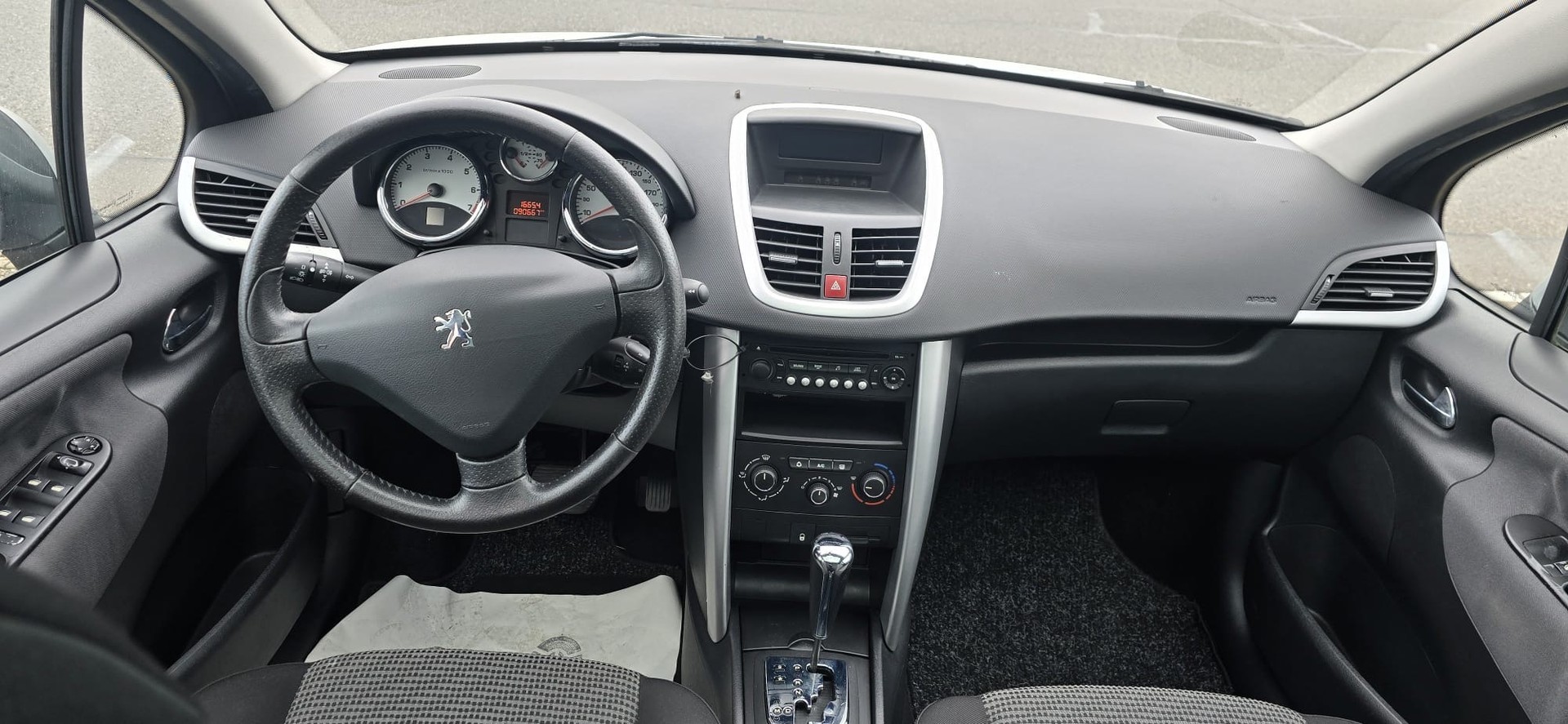 PEUGEOT 207 SW 1.6 16V Lion Edition Automatic-image-4