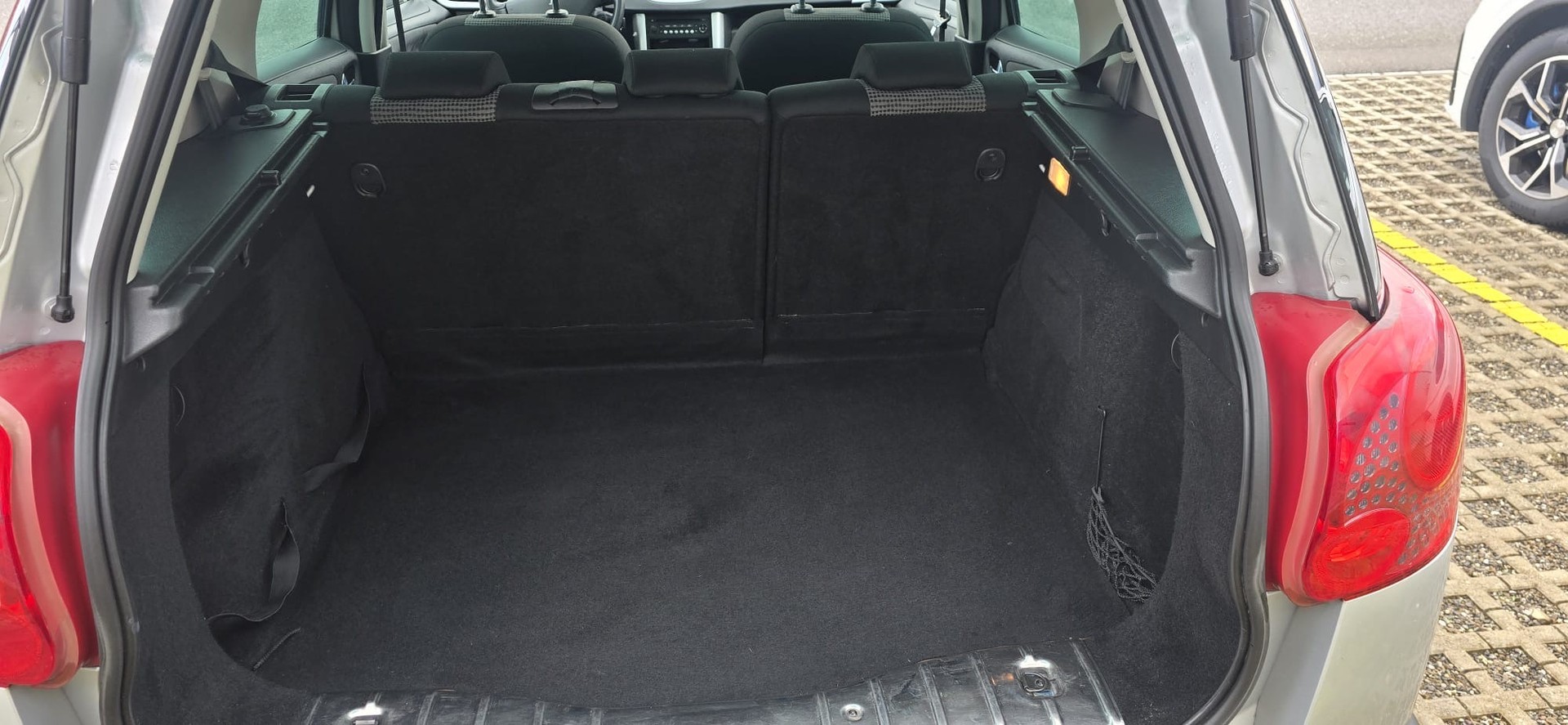 PEUGEOT 207 SW 1.6 16V Lion Edition Automatic-image-7