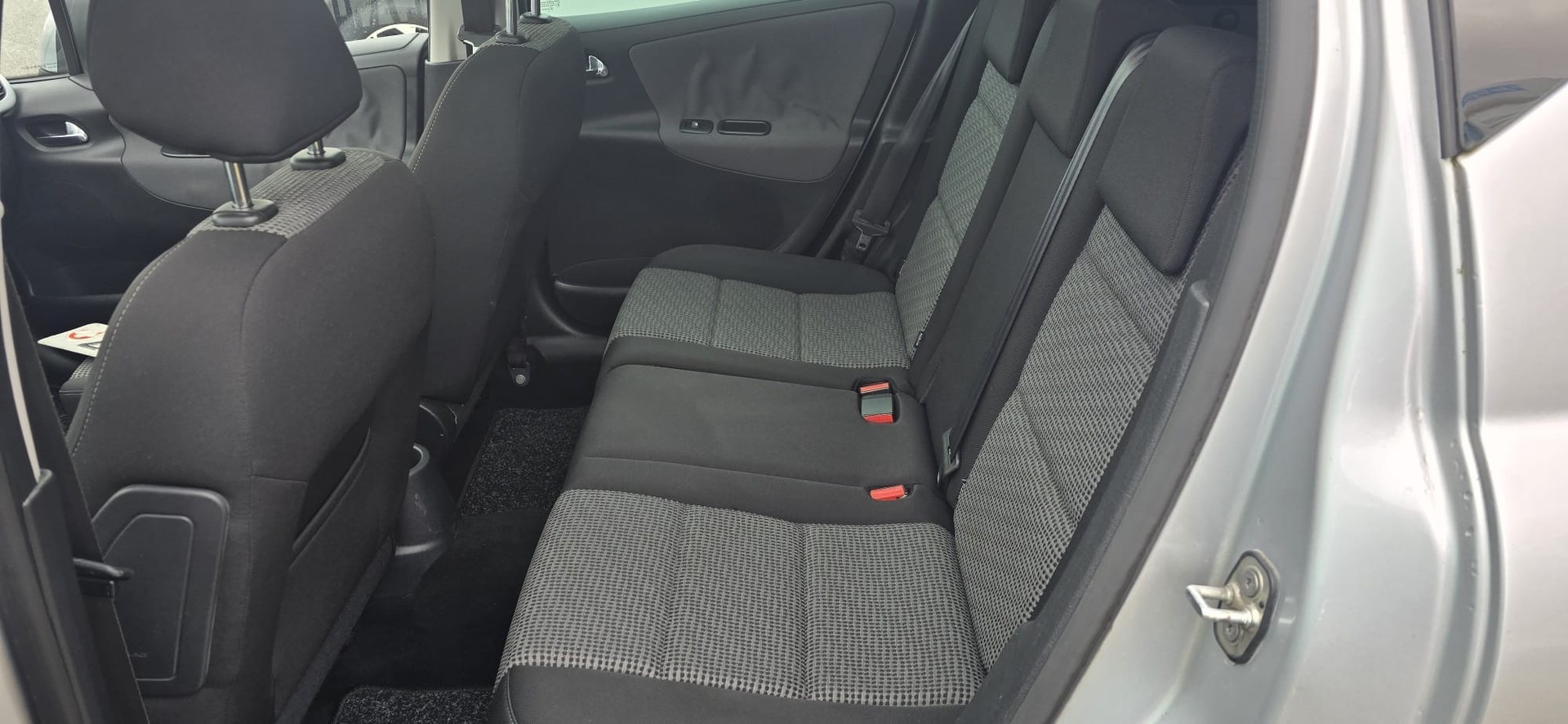 PEUGEOT 207 SW 1.6 16V Lion Edition Automatic-image-9