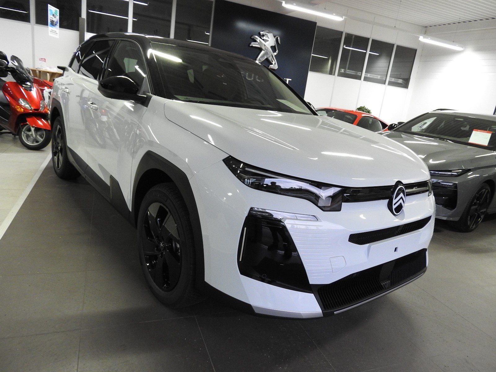CITROEN C5 Aircross 1.2 MHEV MAX-image-1