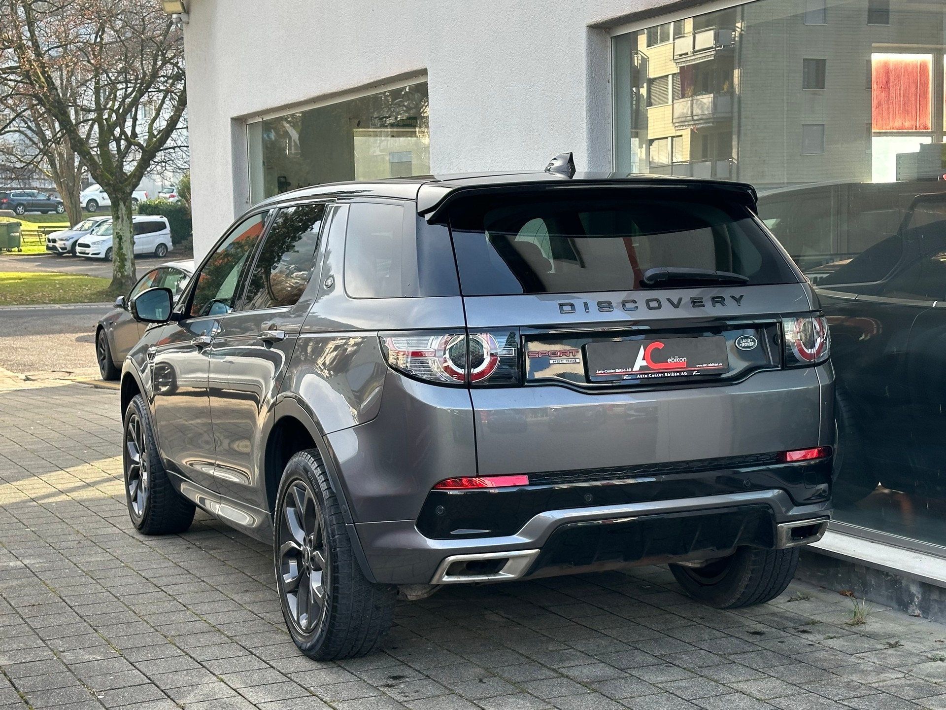 LAND ROVER Discovery Sport 2.0 SD4 SE AT9-showroom-element-1