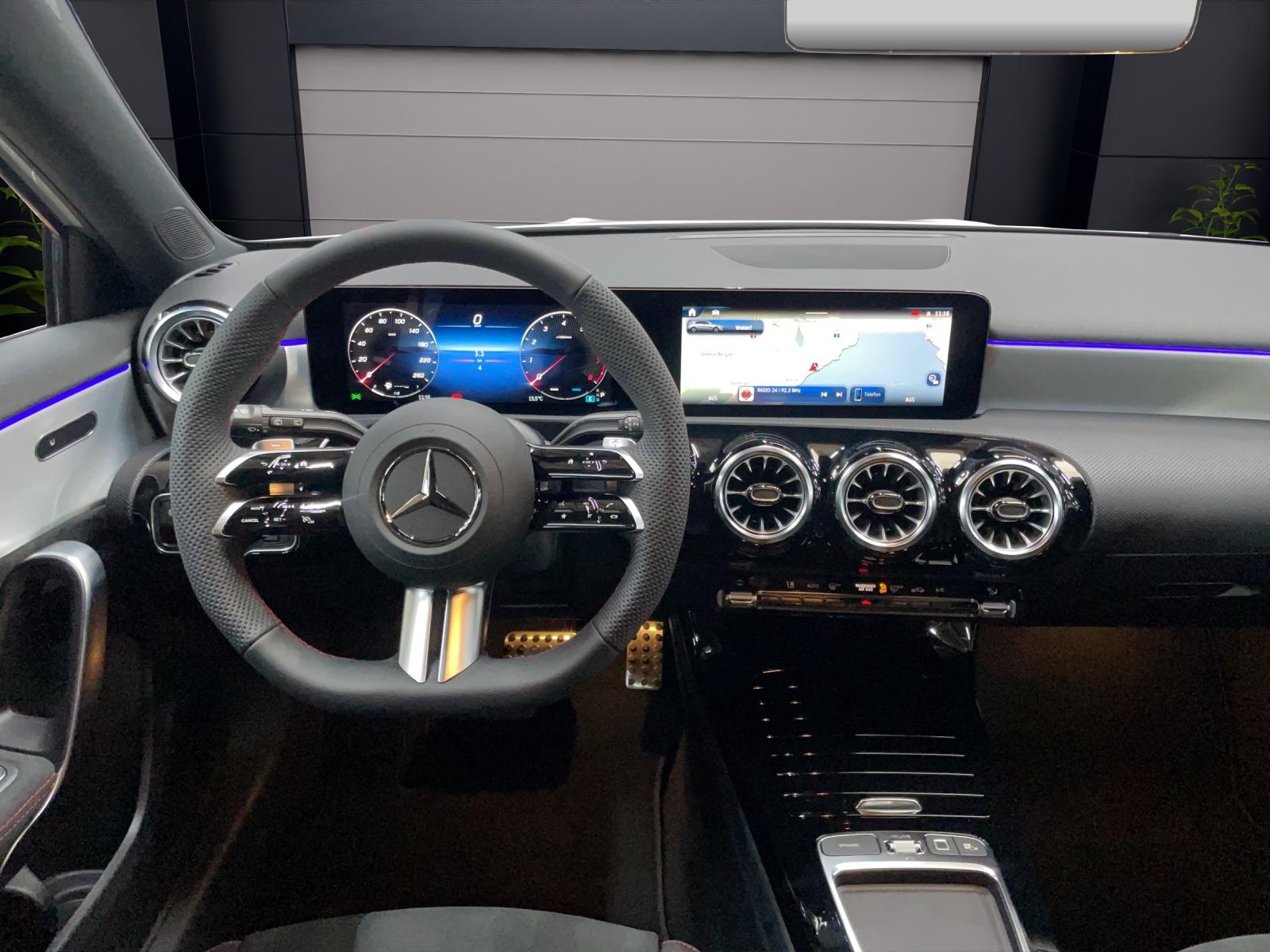 MERCEDES-BENZ A 180 Night Star AMG Line-image-5