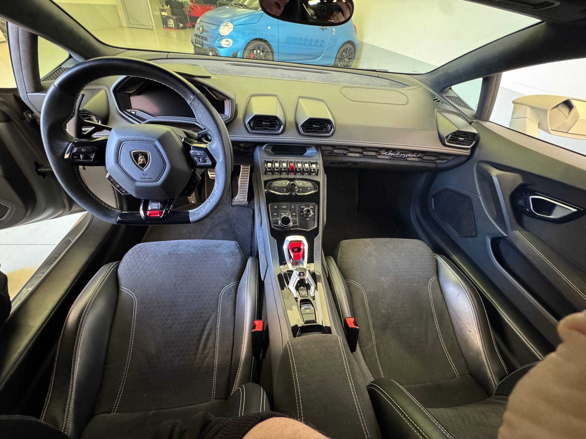 LAMBORGHINI Huracan LP610-4 Limited edition Avio 1 of 250 Coupé DCT ## Auto CH🇨🇭-image-10