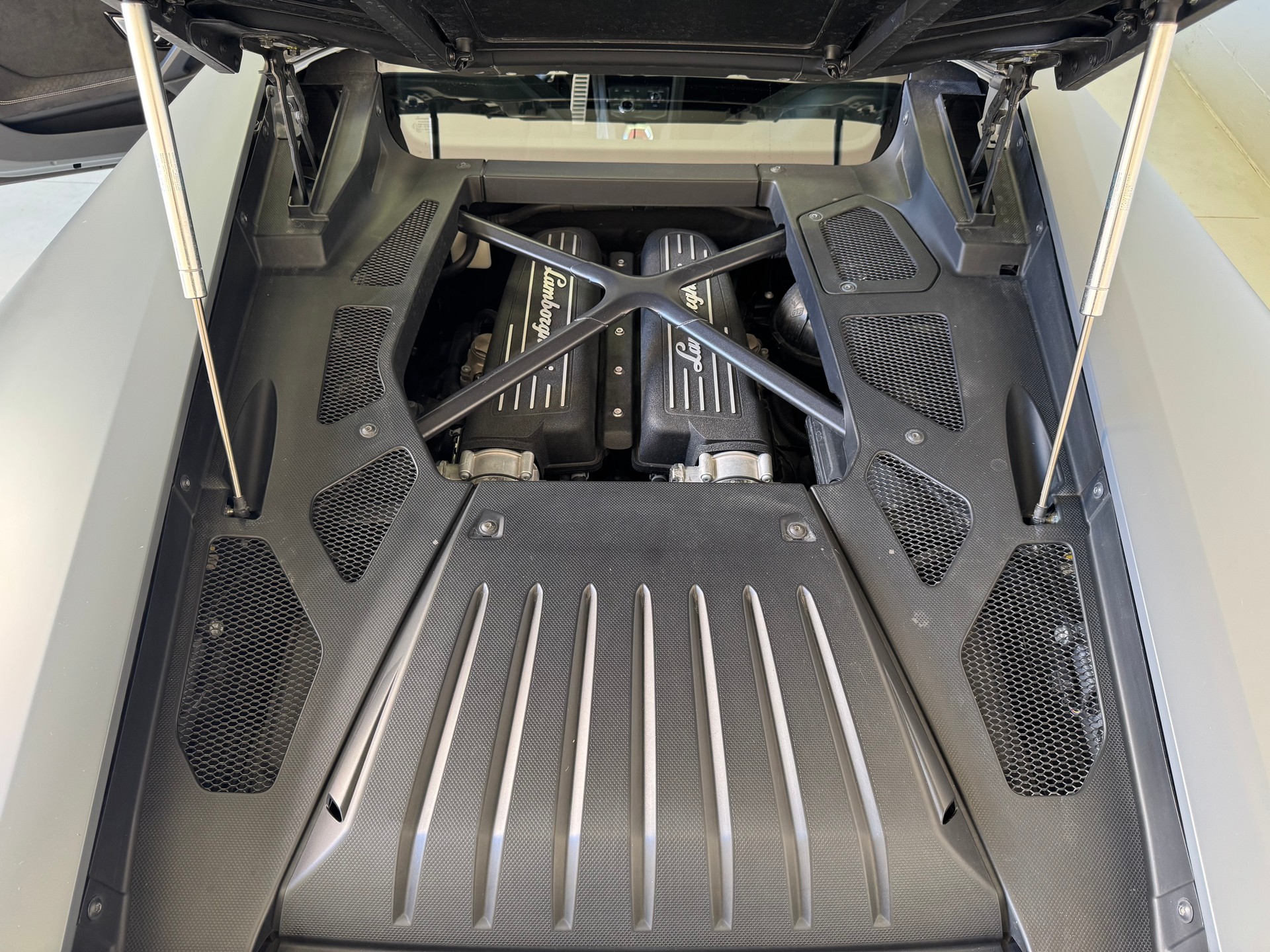 LAMBORGHINI Huracan LP610-4 Limited edition Avio 1 of 250 Coupé DCT ## Auto CH🇨🇭-image-5