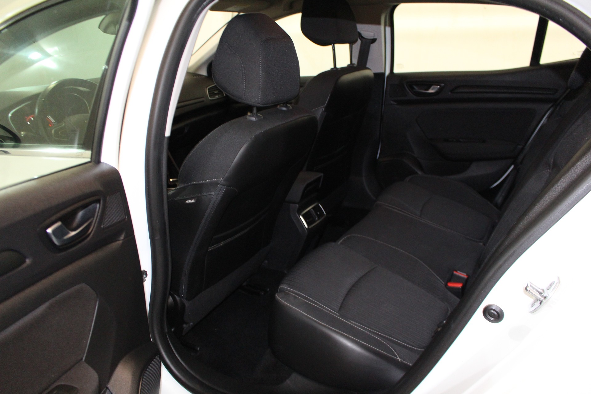 RENAULT Mégane 1.2 TCe 130 Zen EDC-image-7