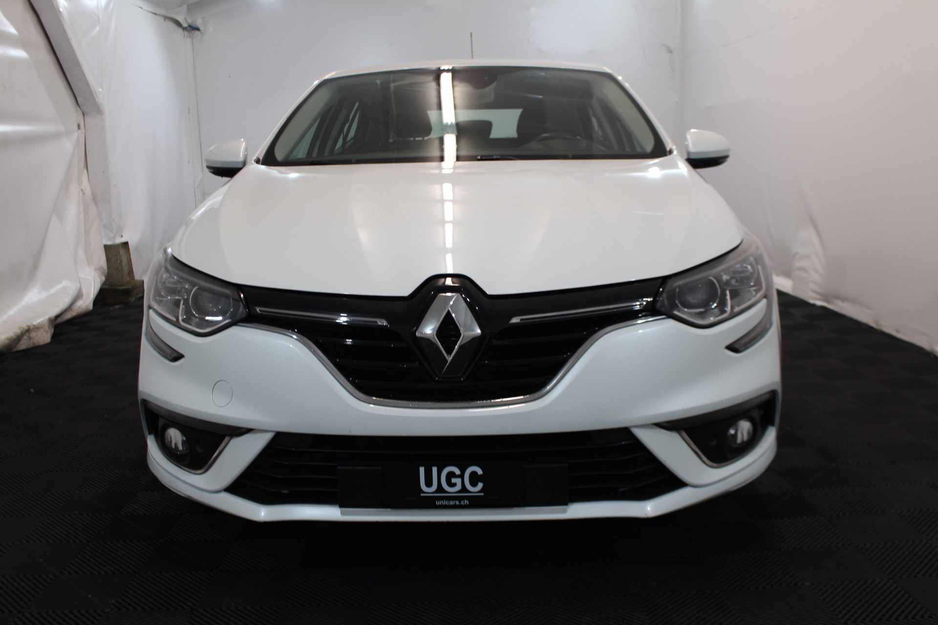 RENAULT Mégane 1.2 TCe 130 Zen EDC-showroom-element-1