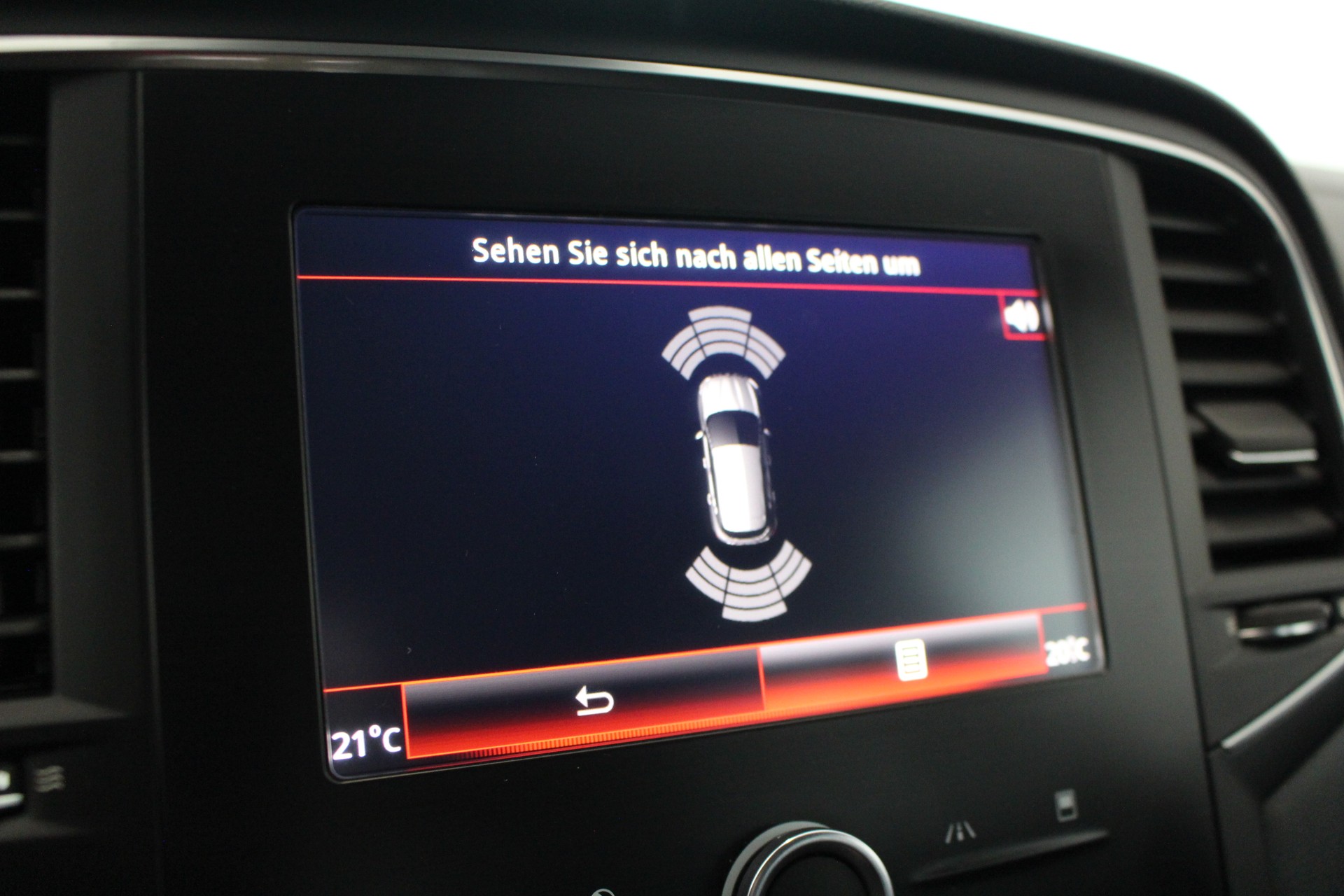 RENAULT Mégane 1.2 TCe 130 Zen EDC-image-19