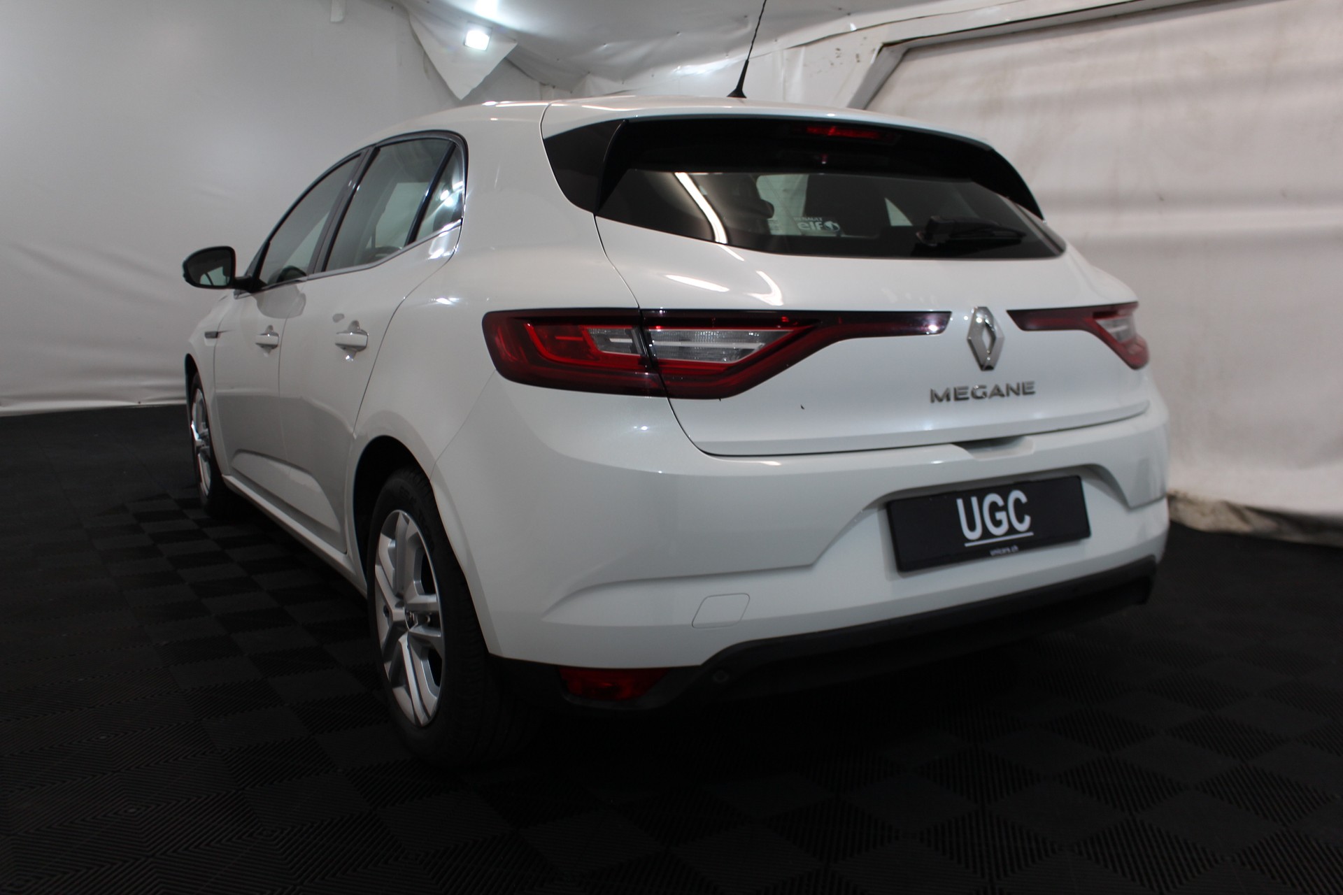 RENAULT Mégane 1.2 TCe 130 Zen EDC-showroom-element-3