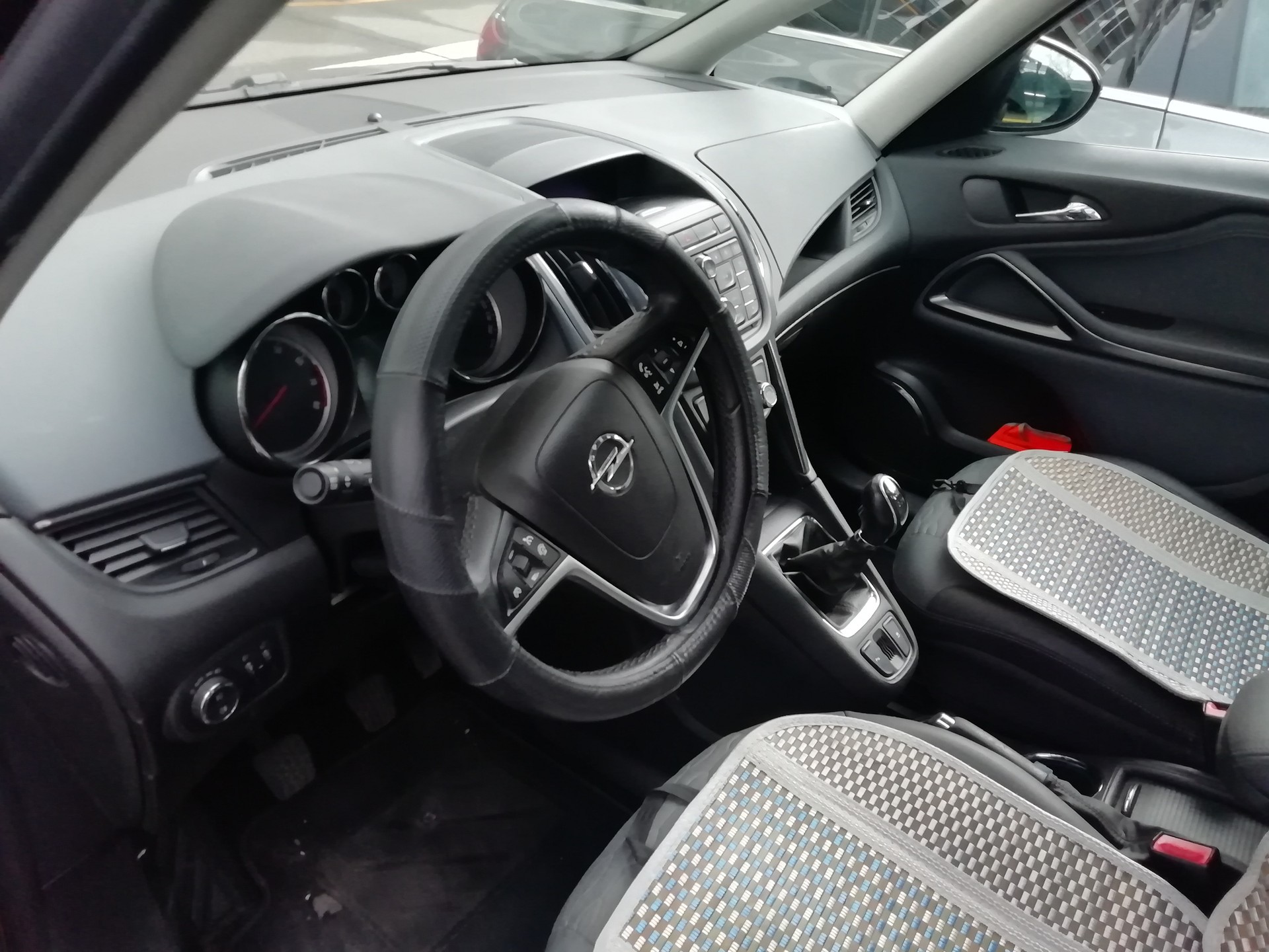 OPEL Zafira Tourer 1.6i 16V CNG Turbo Cosmo-image-8