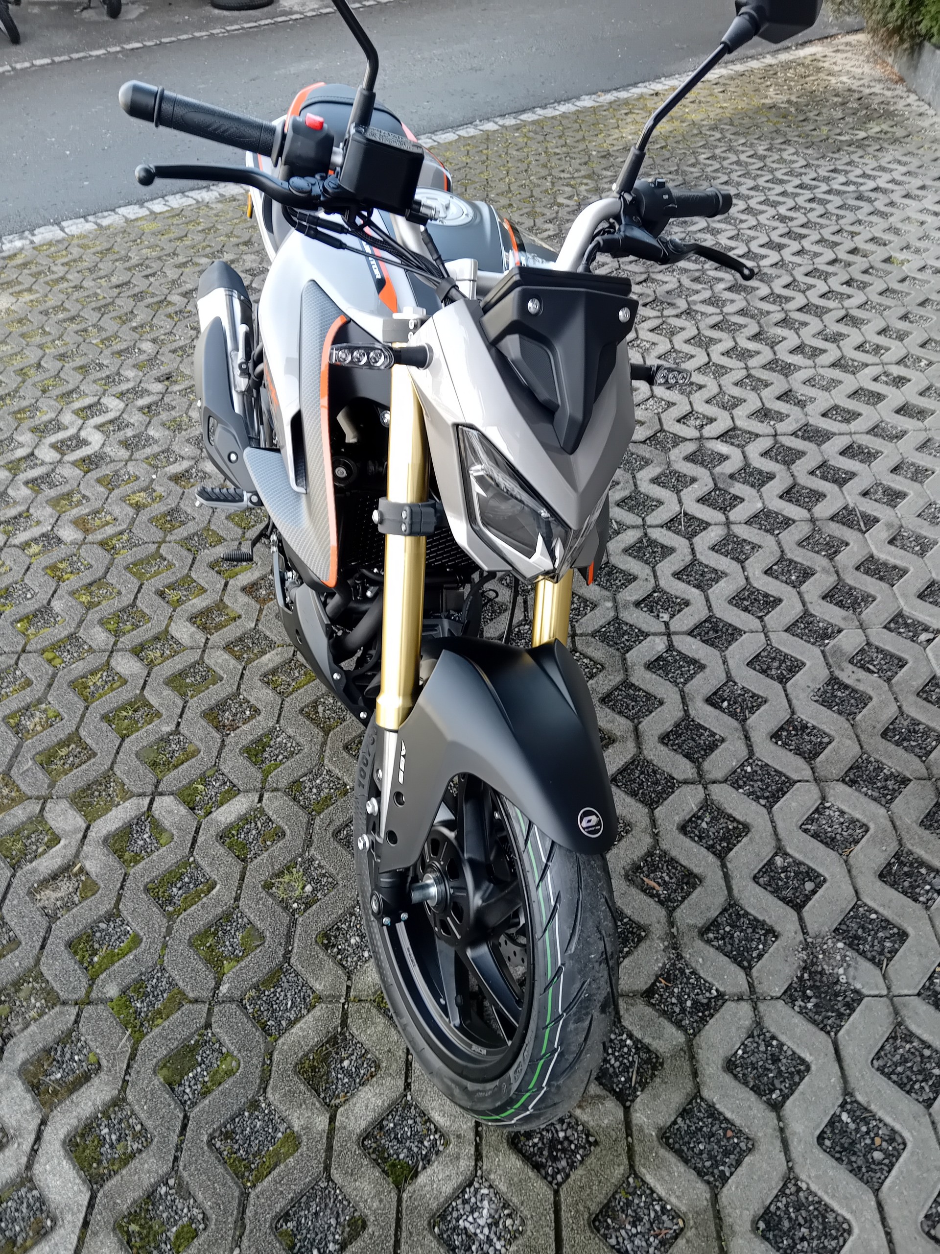 QJ SRK 125 S-image-2