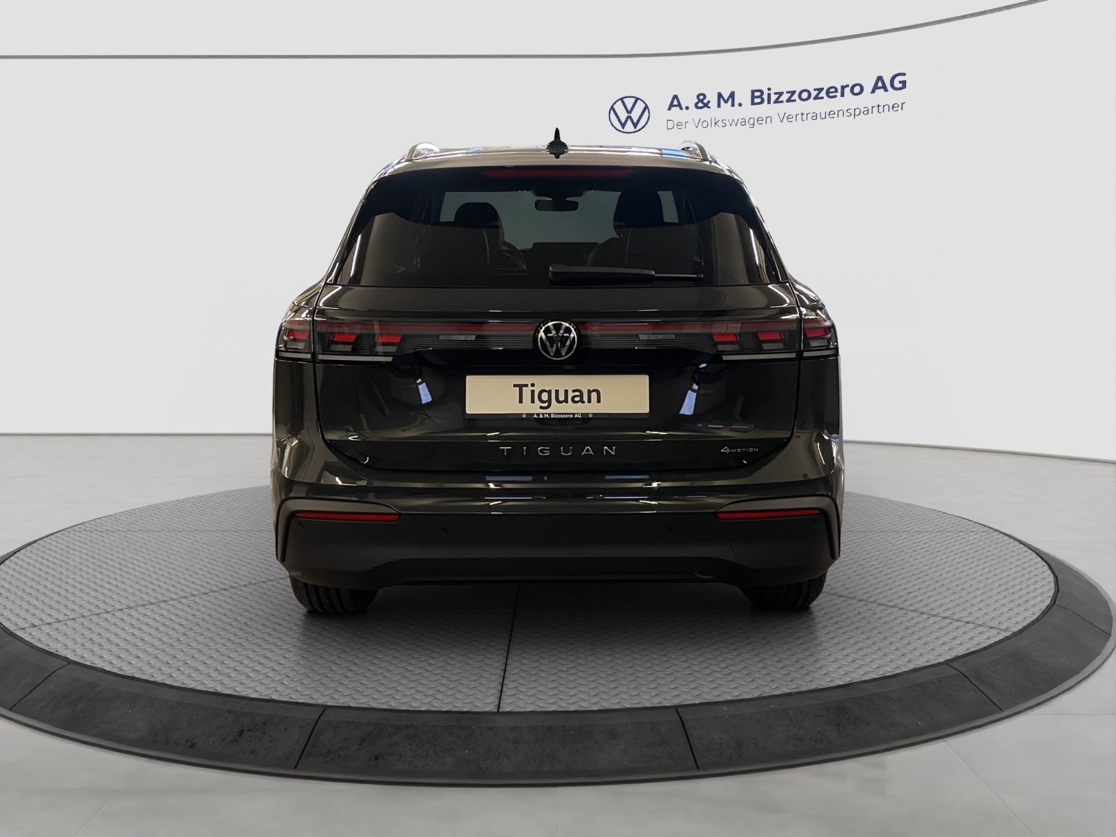 VW Tiguan 2.0 TSI DSG Life 4Motion-showroom-element-3