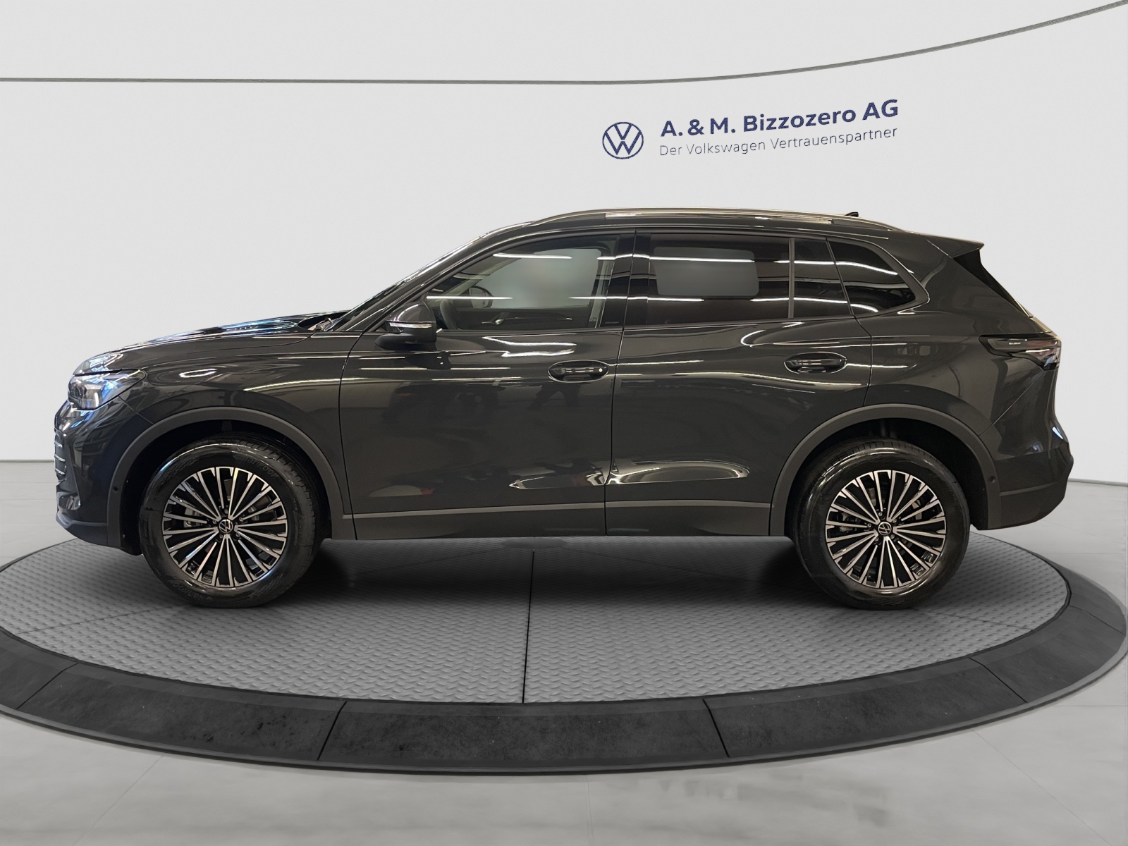 VW Tiguan 2.0 TSI DSG Life 4Motion-showroom-element-1