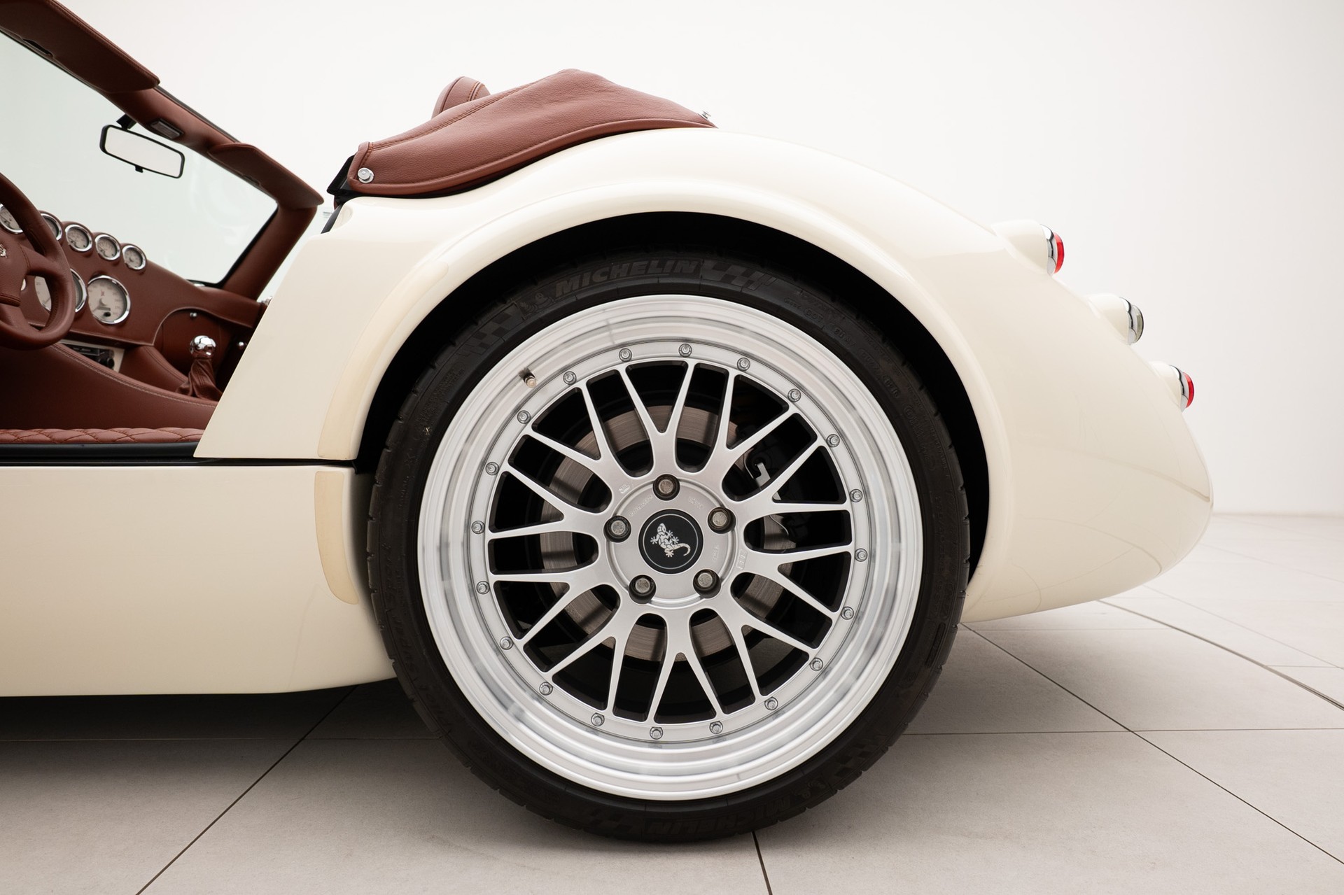 WIESMANN Roadster MF3-image-14