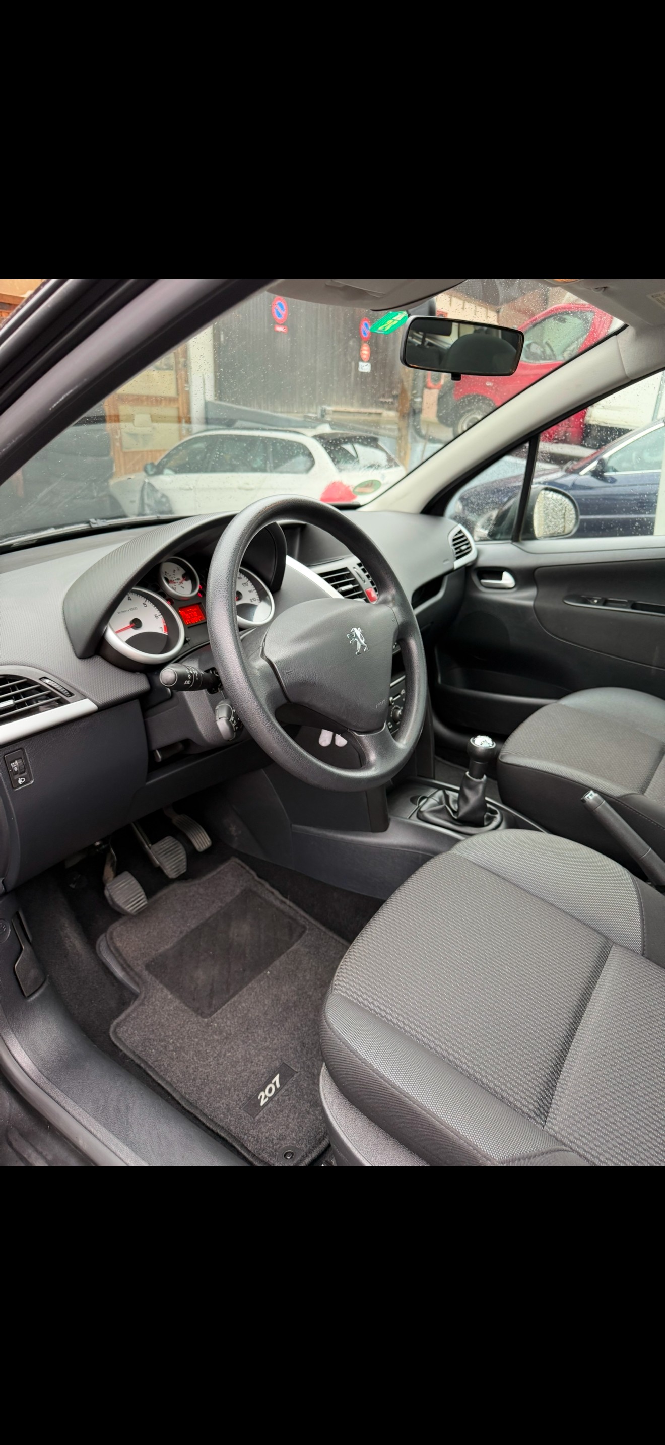 PEUGEOT 207 SW 1.4 16V Millesim 200-image-6