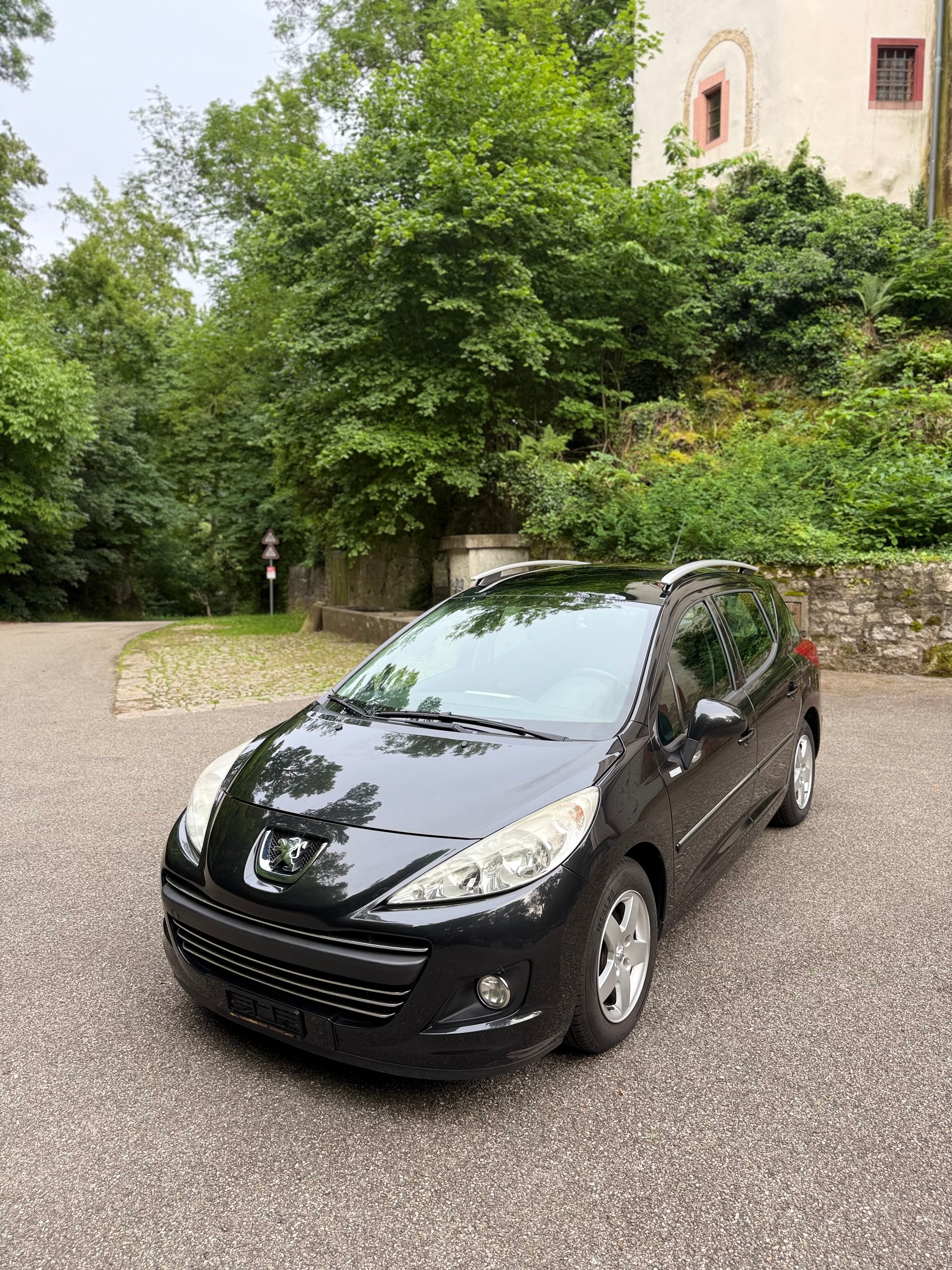 PEUGEOT 207 SW 1.4 16V Millesim 200-image-1
