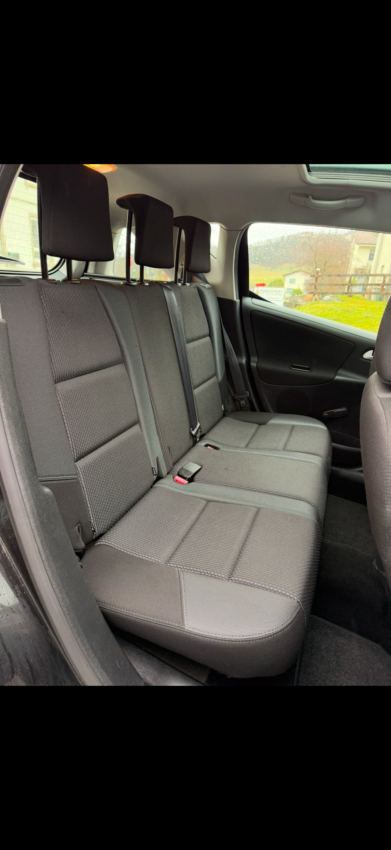 PEUGEOT 207 SW 1.4 16V Millesim 200-image-8