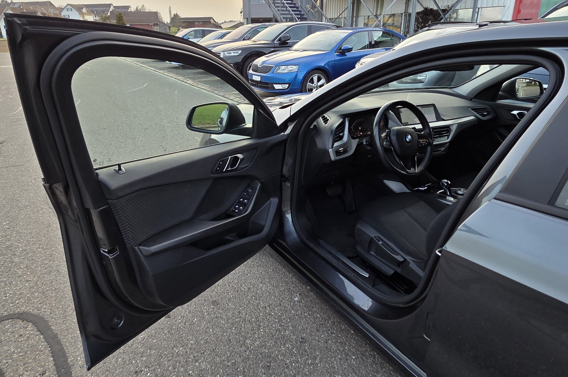 BMW 118i Steptronic-image-10