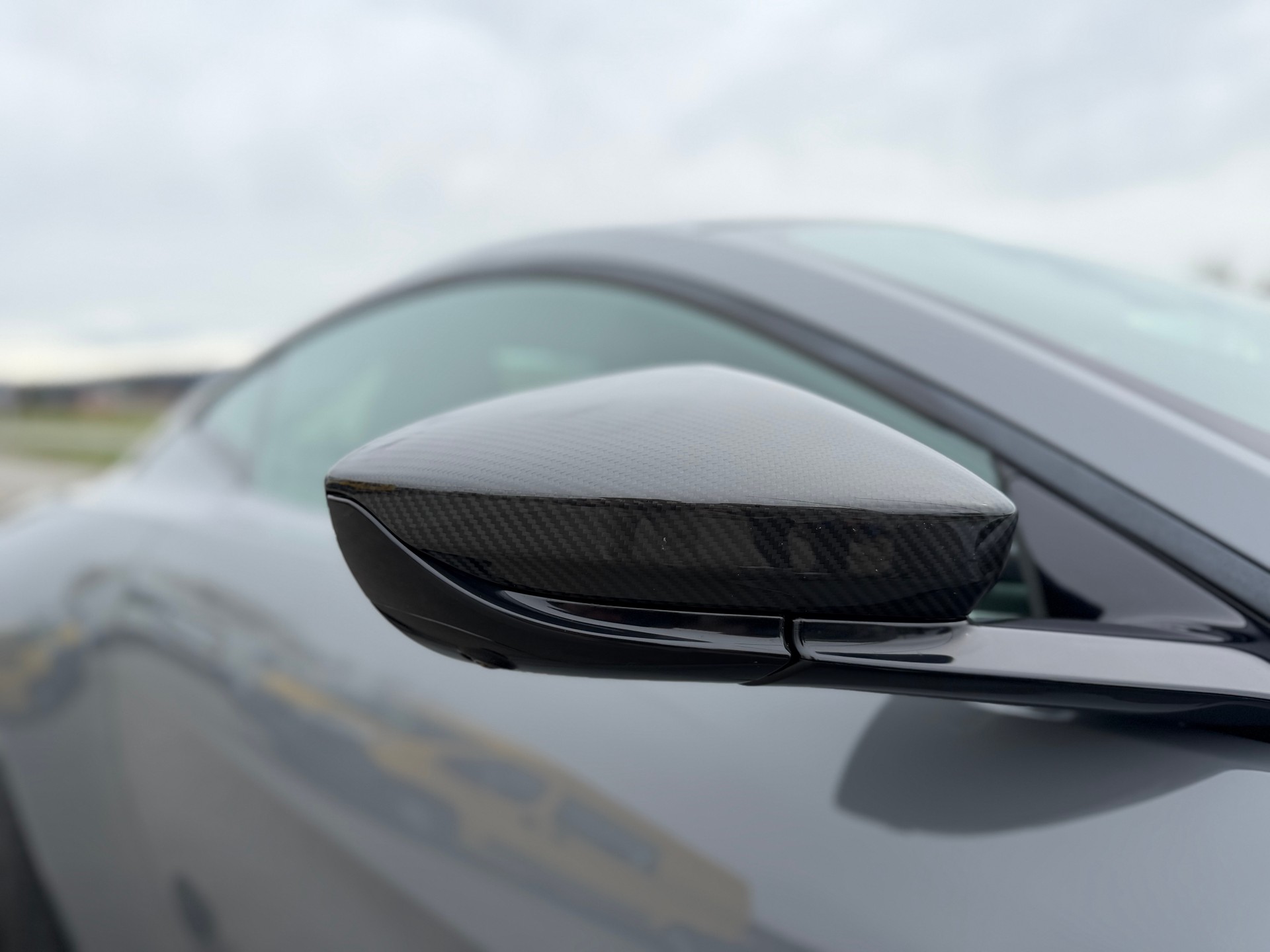 ASTON MARTIN V8 Vantage 4.0 Coupé-image-15