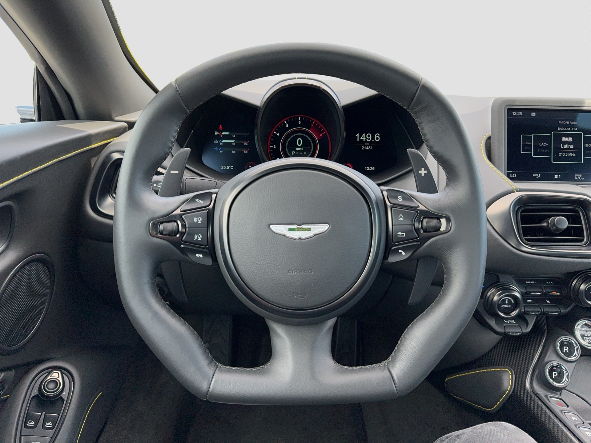 ASTON MARTIN V8 Vantage 4.0 Coupé-image-11